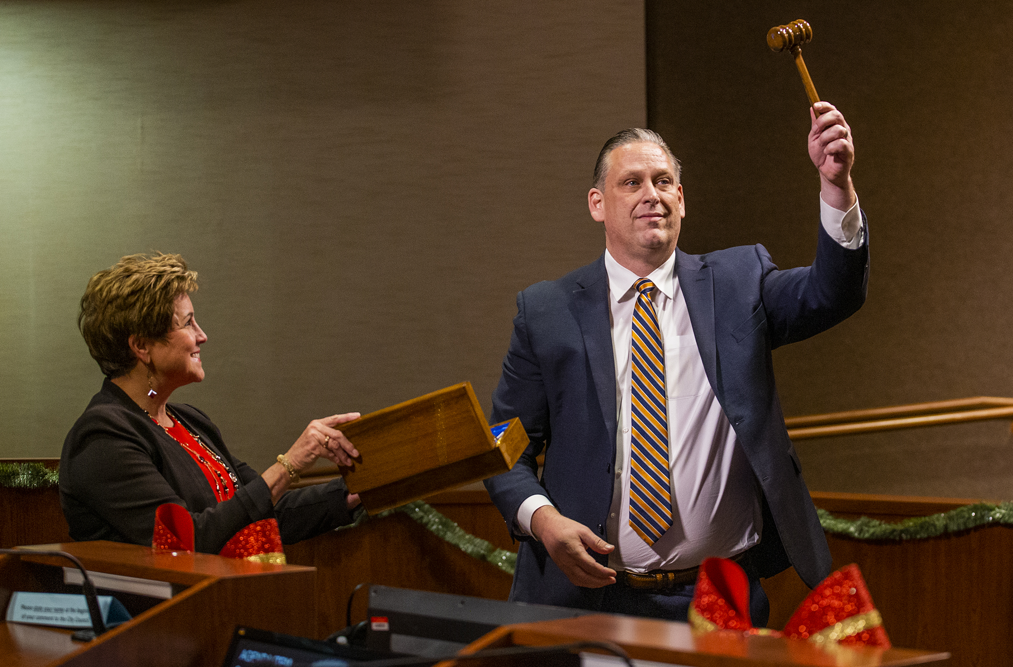 Huntington Beach City Council seats new conservative majority, votes Tony Strickland as mayor - Vimarsana News