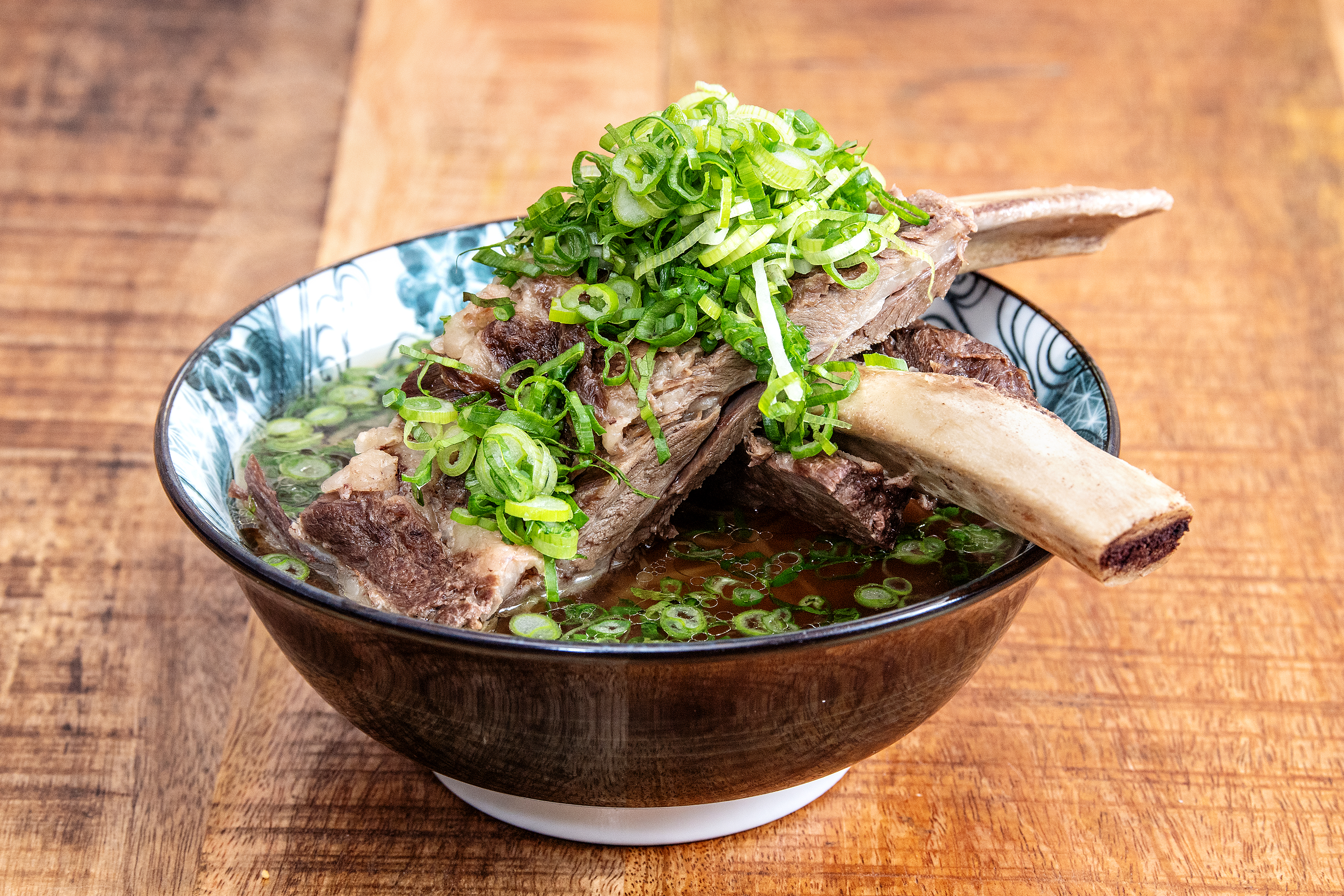 What We're Into: Súp Noodle Bar's rib bone pho - Los Angeles Times - Vimarsana News