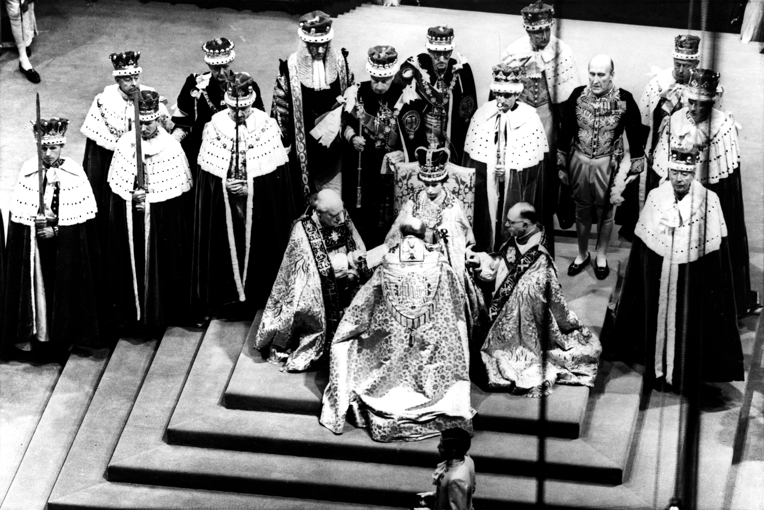 Coronation trivia: Astonishing moments in royal history - Vimarsana News