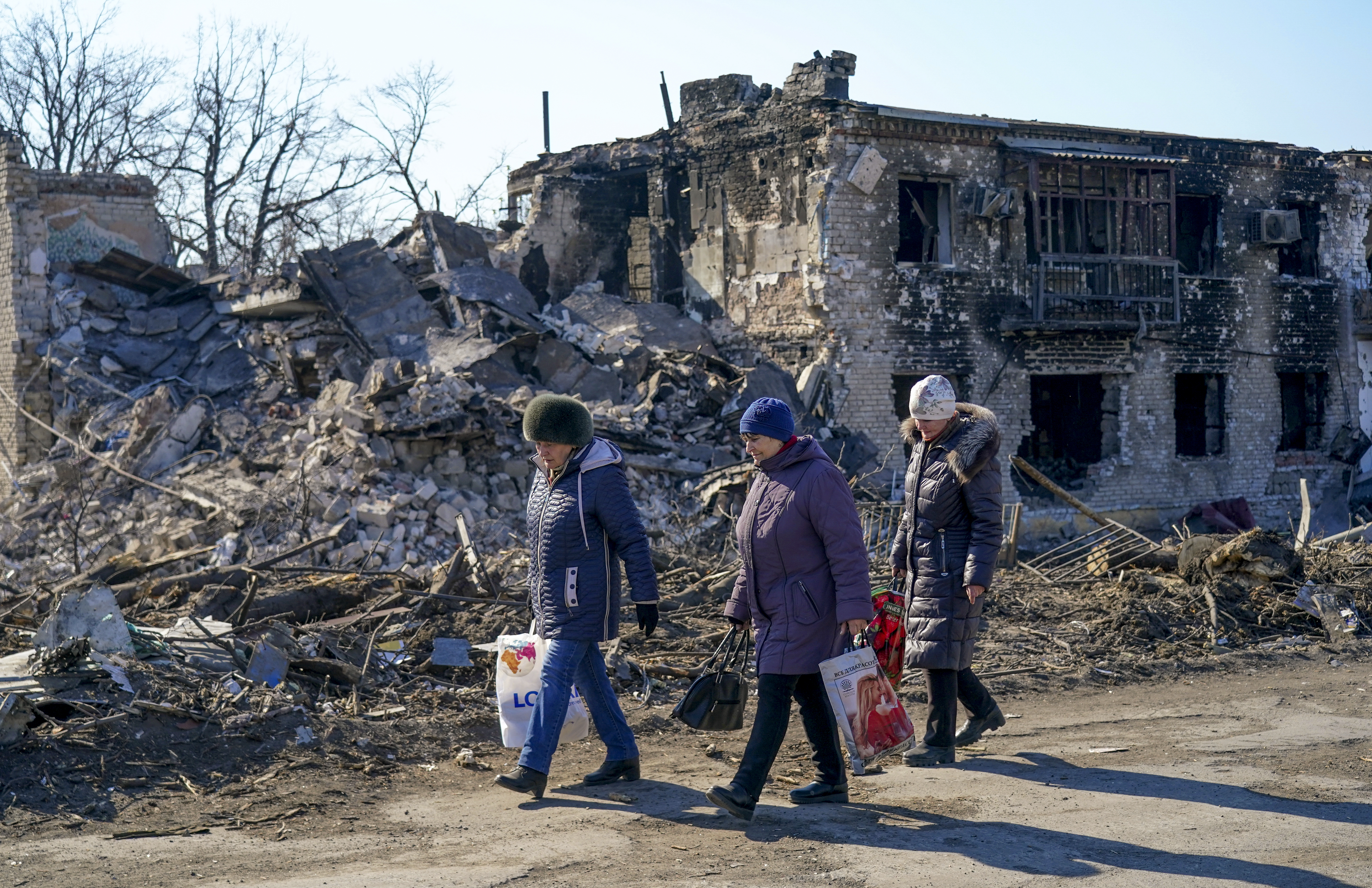 Today's Headlines: Russia tightens grip in Mariupol as attacks intensify in east Ukraine - Vimarsana News