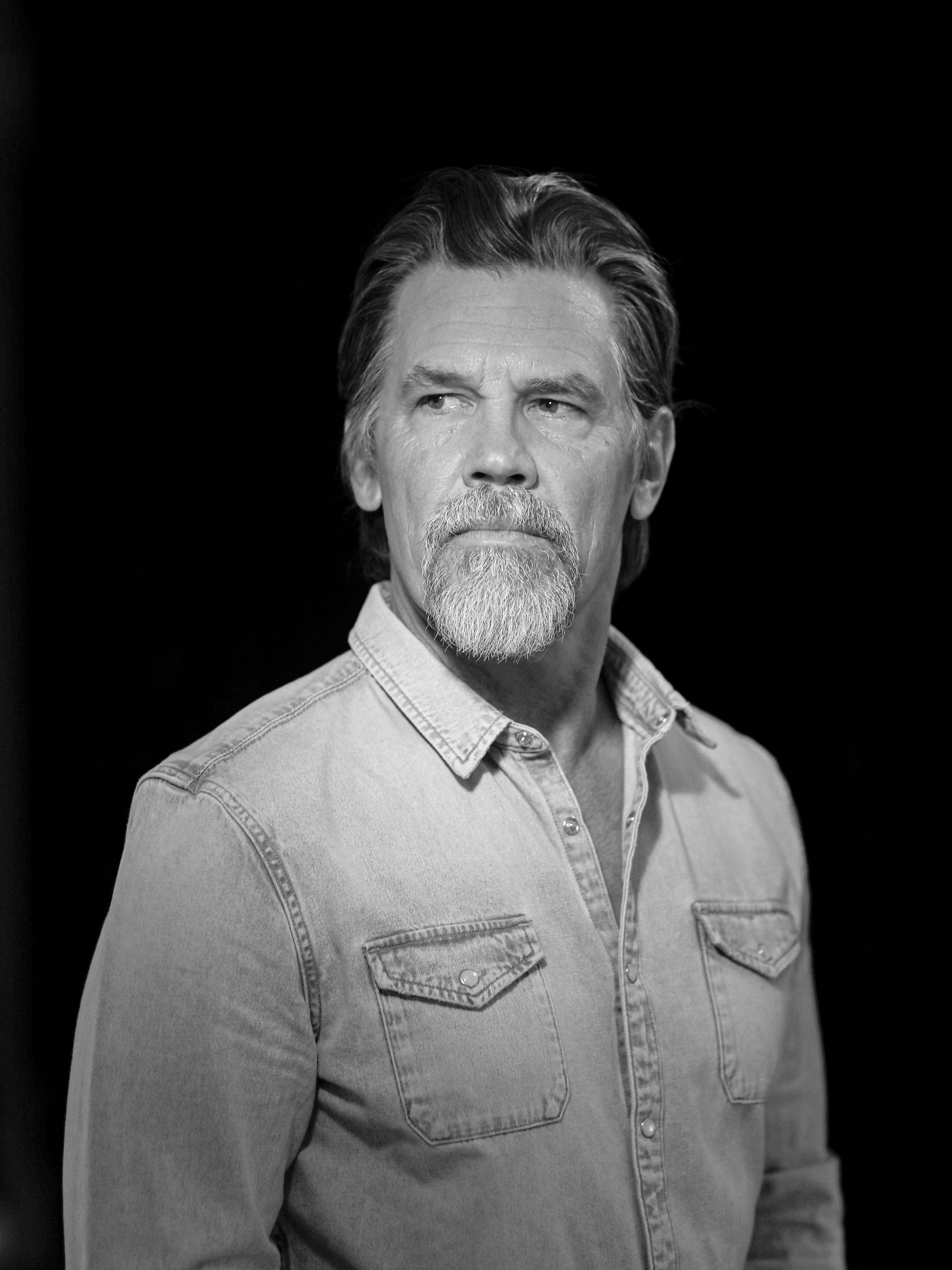 In 'Outer Range,' Josh Brolin's 'dumb' choices keep paying off - Vimarsana News