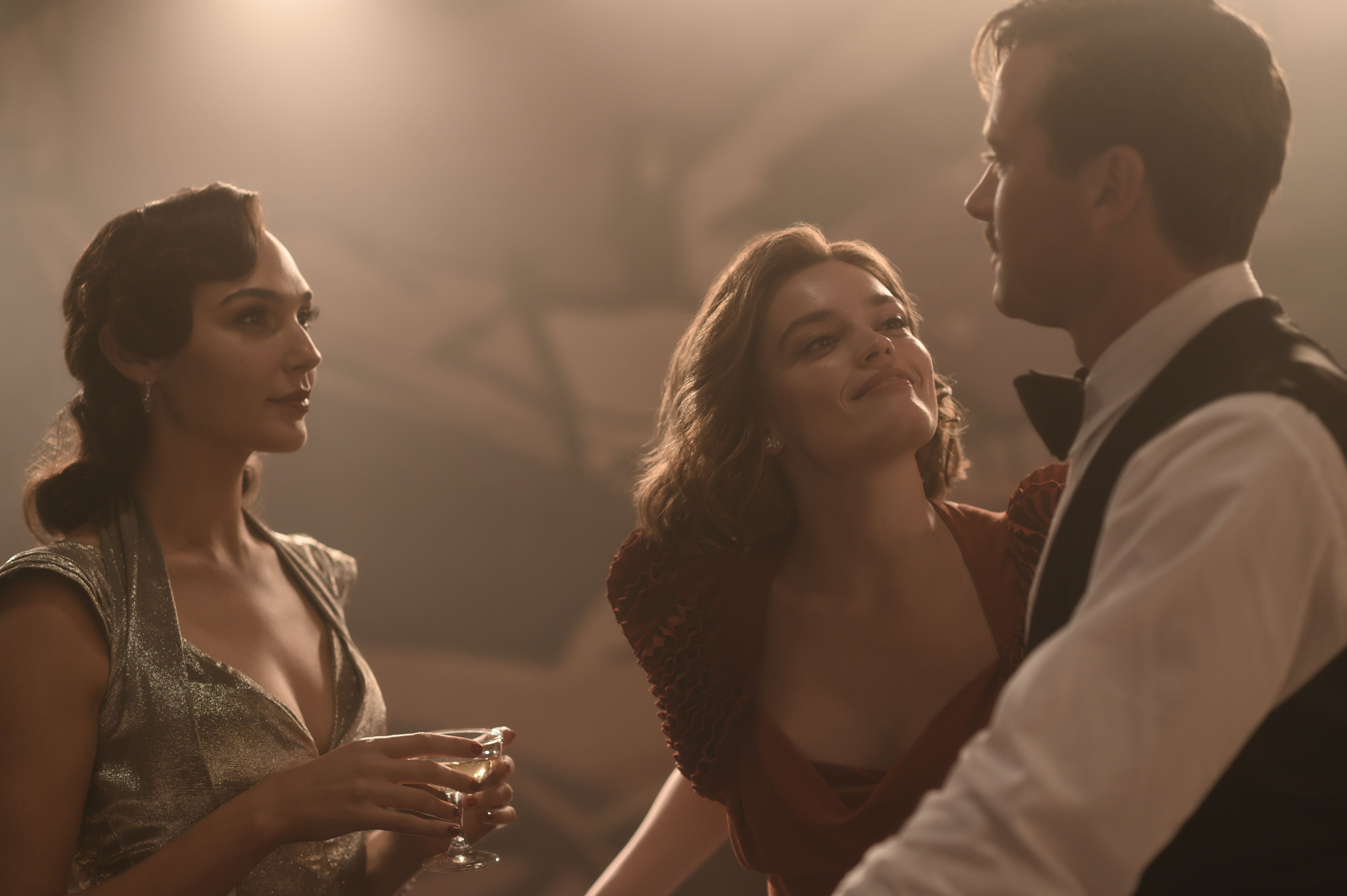 'Death on the Nile' review: Armie Hammer scandal clouds mystery - The San Diego Union-Tribune - Vimarsana News