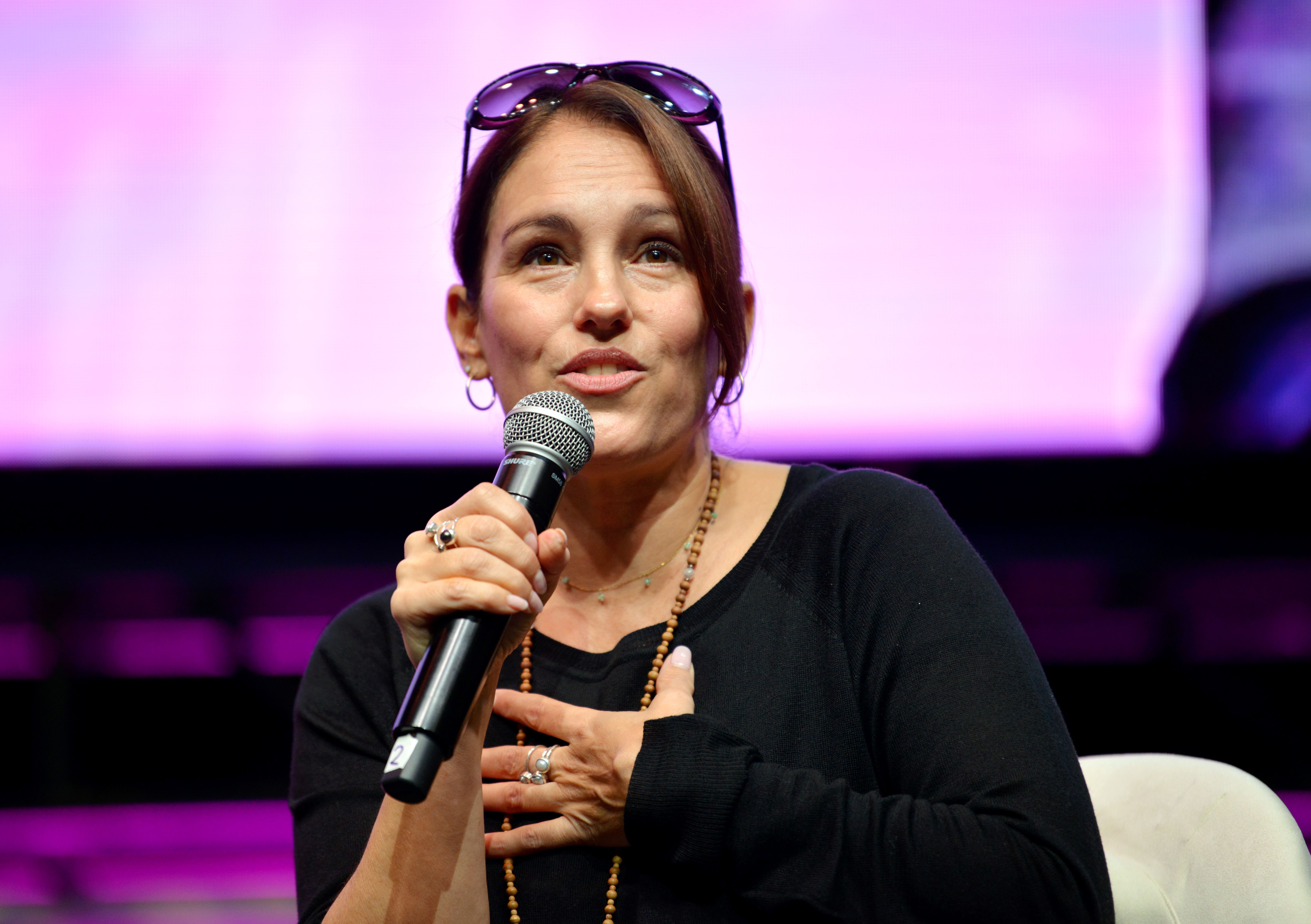Why isn't Amy Jo Johnson in 'Power Rangers' reunion special? - Vimarsana News