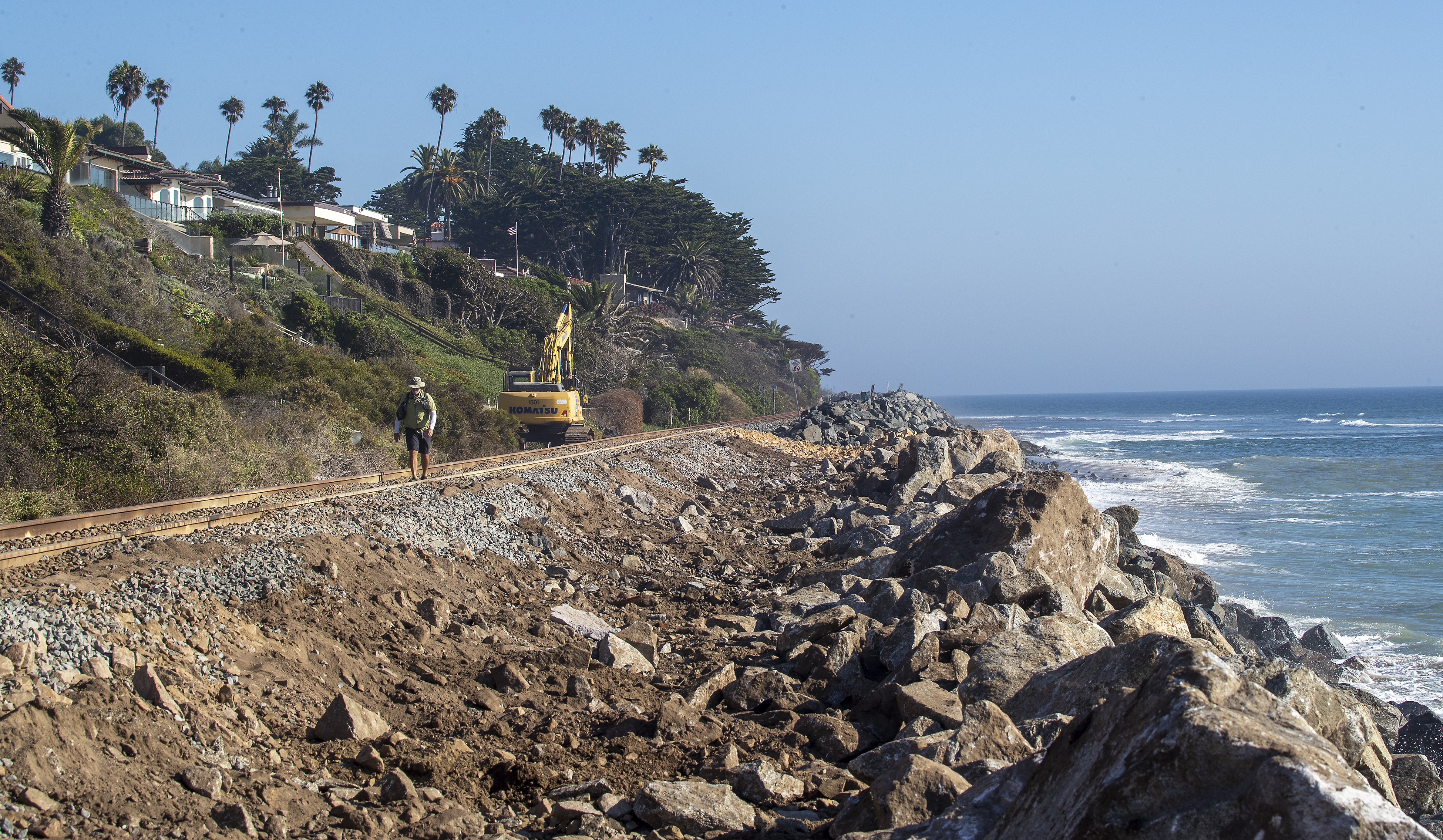 'Ancient landslide,' sand loss threaten San Clemente railroad, homes - Vimarsana News