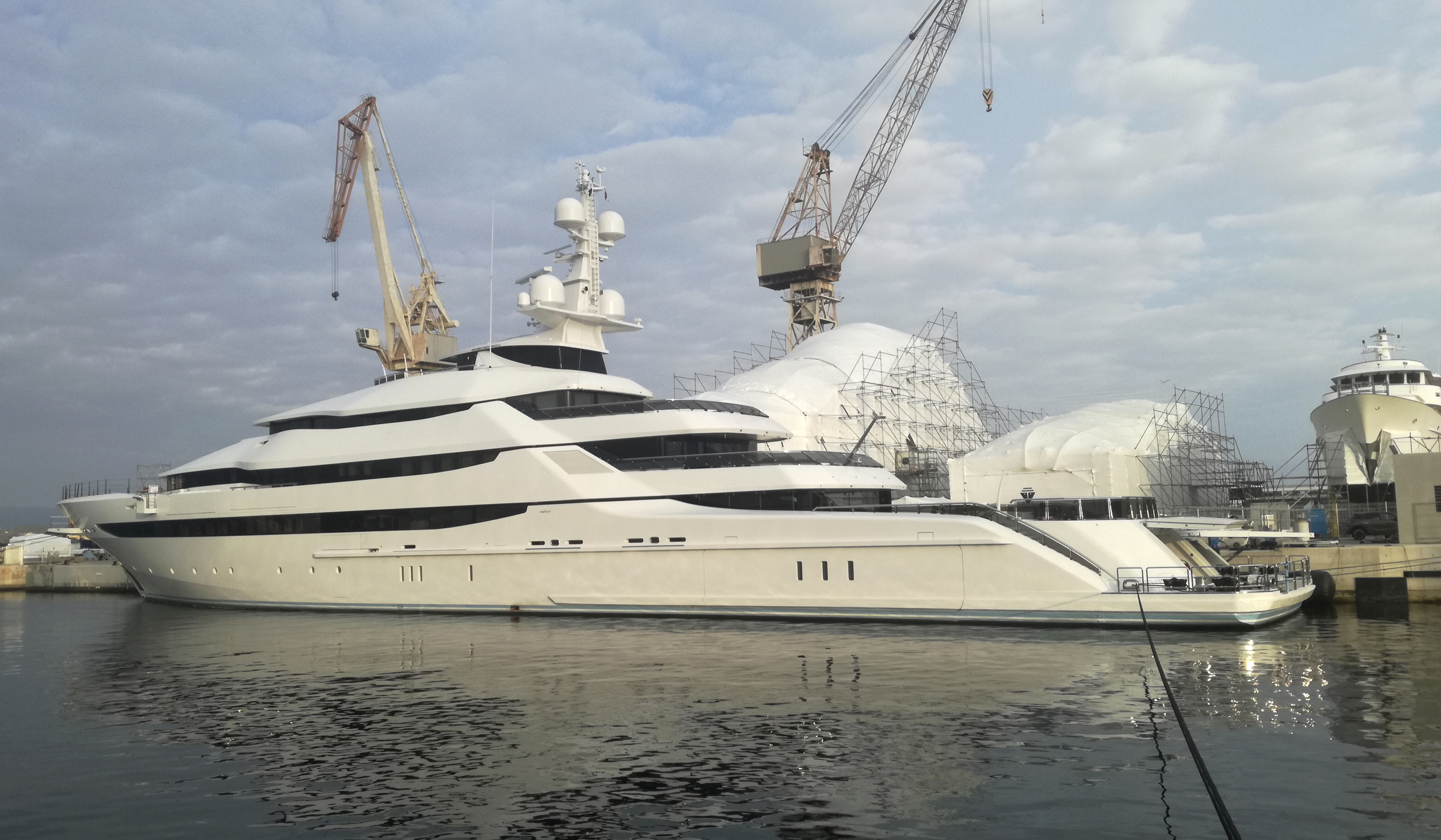Where do you hide a 500-foot yacht? Asking for an oligarch - Vimarsana News