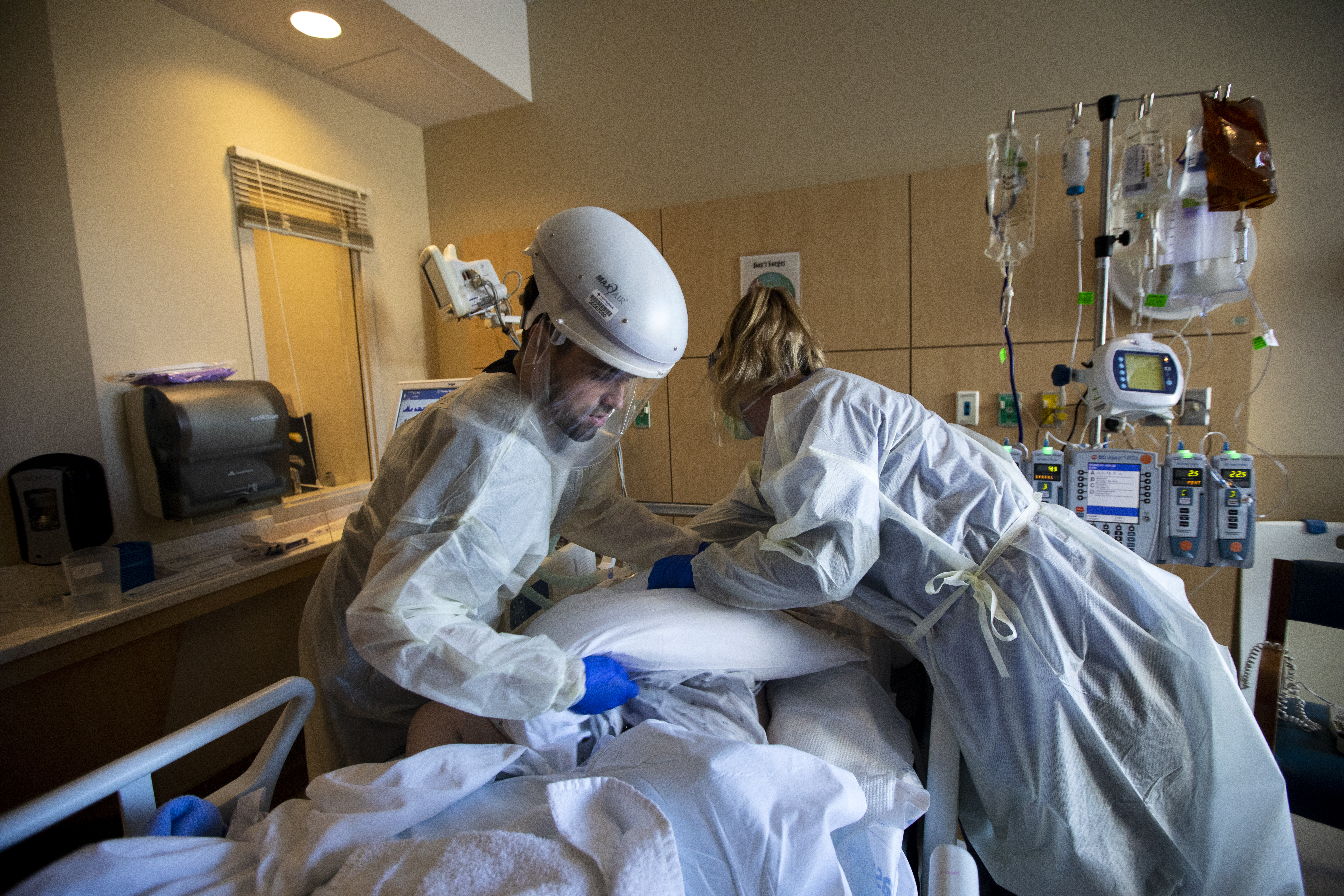 Southern California ICU capacity falls amid COVID-19 surge - Vimarsana News