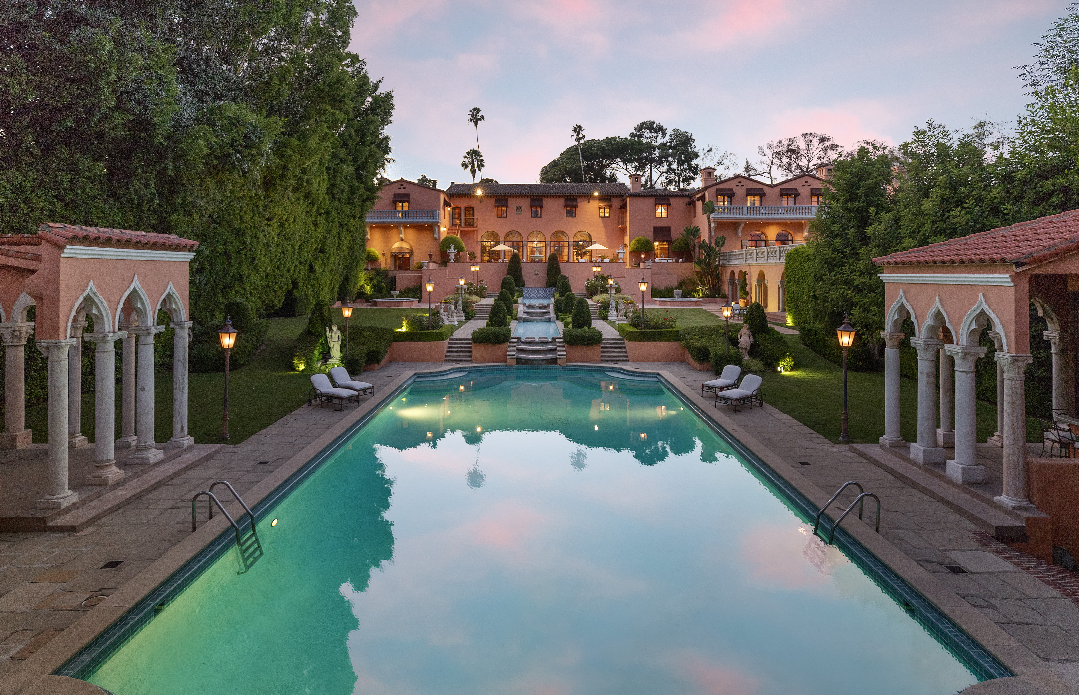 Real Estate newsletter: An iconic mansion is set for auction - Vimarsana News