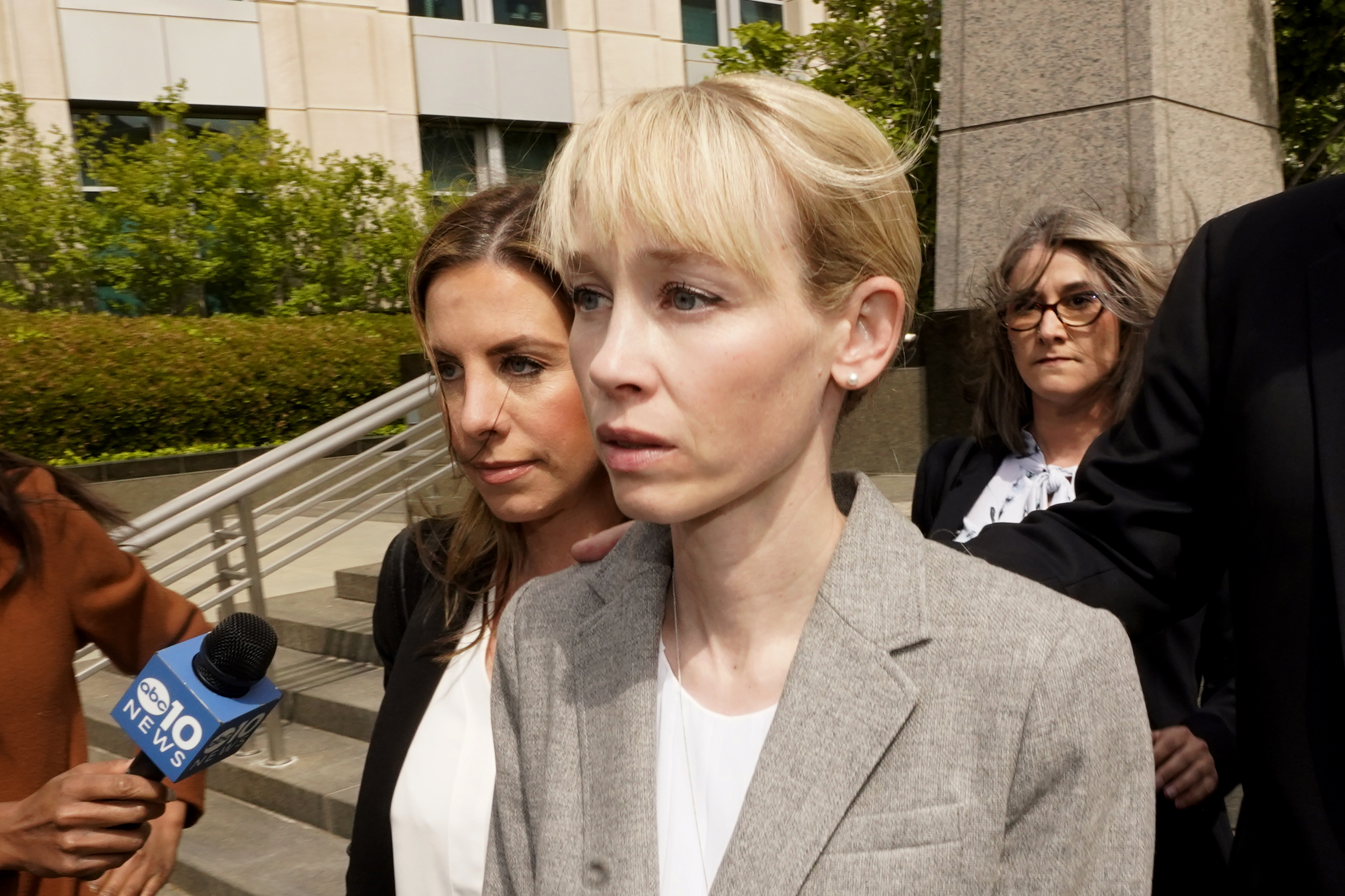 Prosecutors want Sherri Papini to serve 8 months for faking kidnapping - Vimarsana News