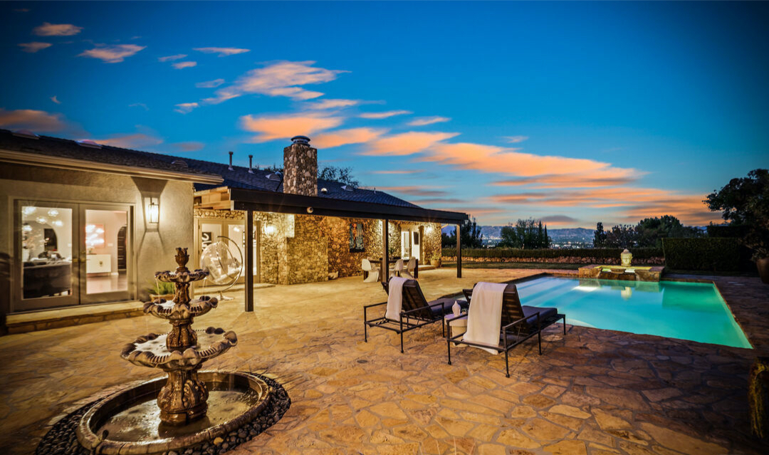 'Good Day L.A.' host Jillian Barberie's Tarzana home for sale - Vimarsana News