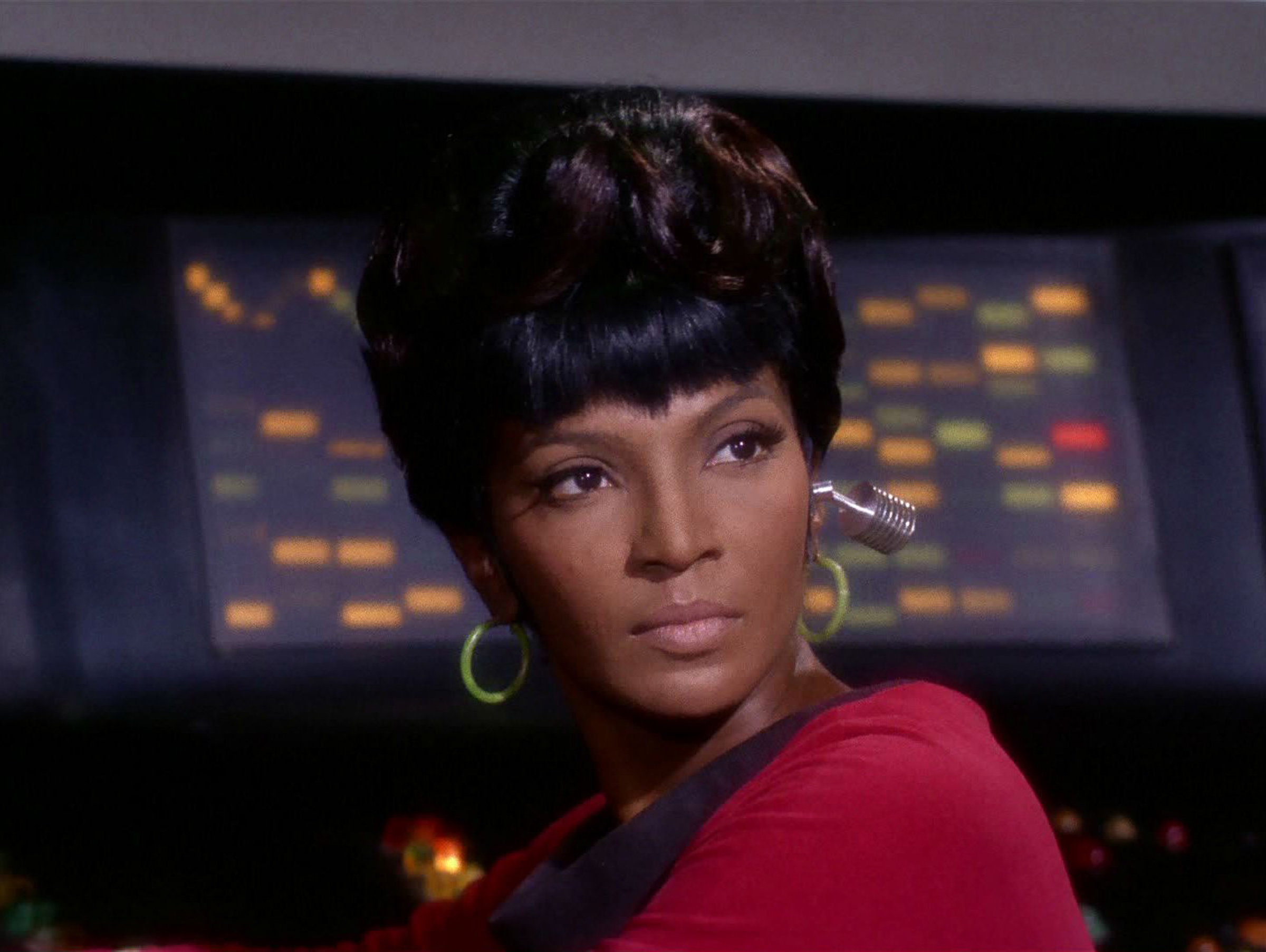 What made Nichelle Nichols essential to 'Star Trek' as Uhura - Vimarsana News