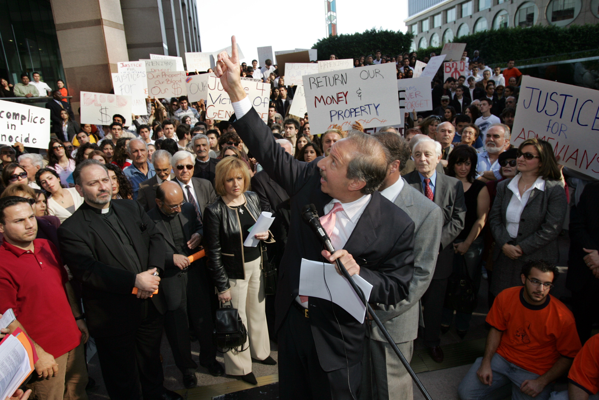 Los Angeles Magazine, two other SoCal outlets, sold to attorneys Mark Geragos and Ben Meiselas - Vimarsana News