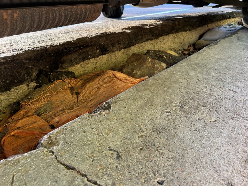 'I kind of cringed': Sandbag-filled pothole in La Jolla Shores causes confusion - Vimarsana News