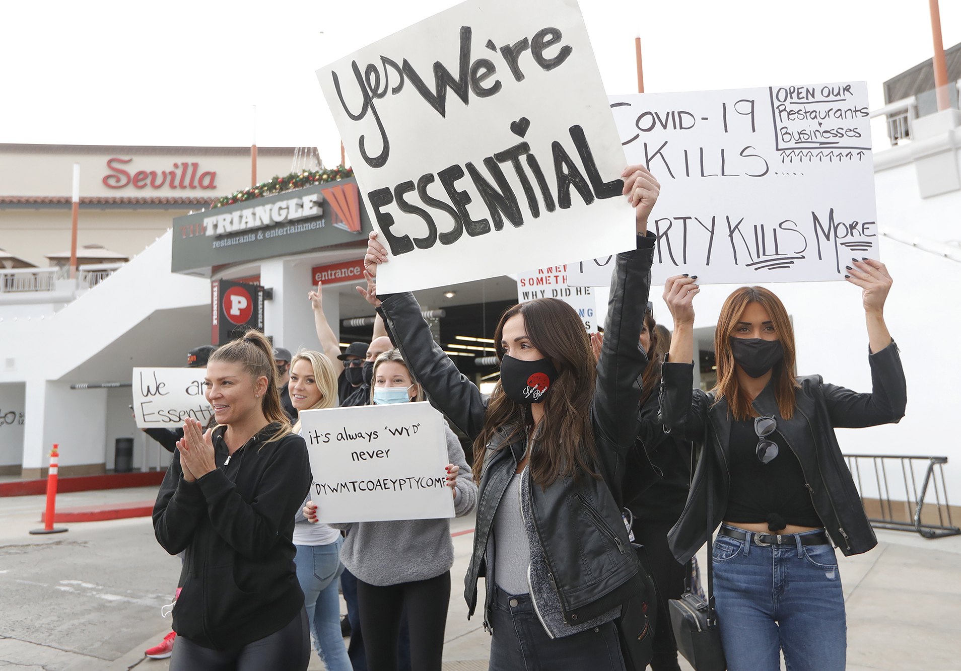 Costa Mesa throws $2M lifeline to restaurants and personal care businesses - Vimarsana News