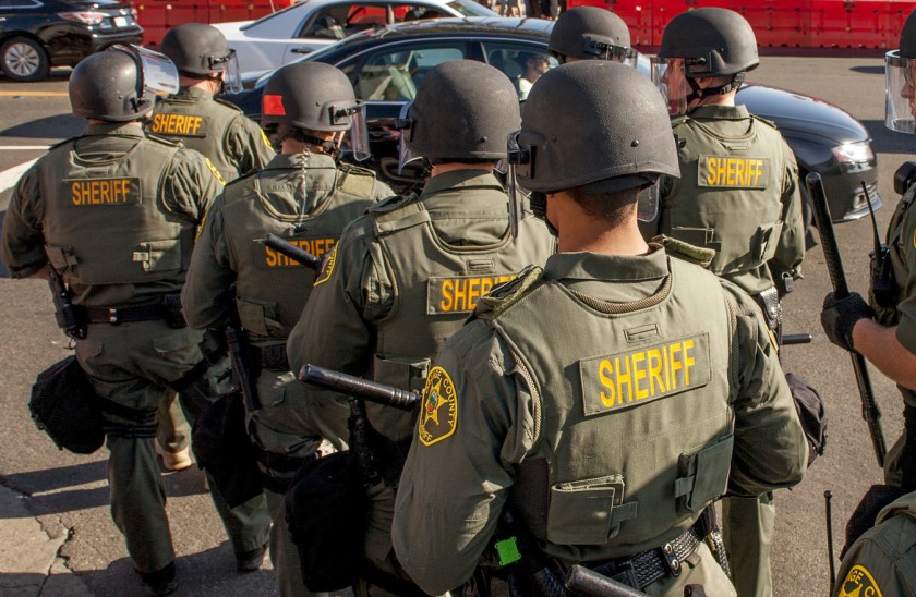 Investigation finds glaring issues with O.C. Sheriff's Department's force policies and training - Vimarsana News