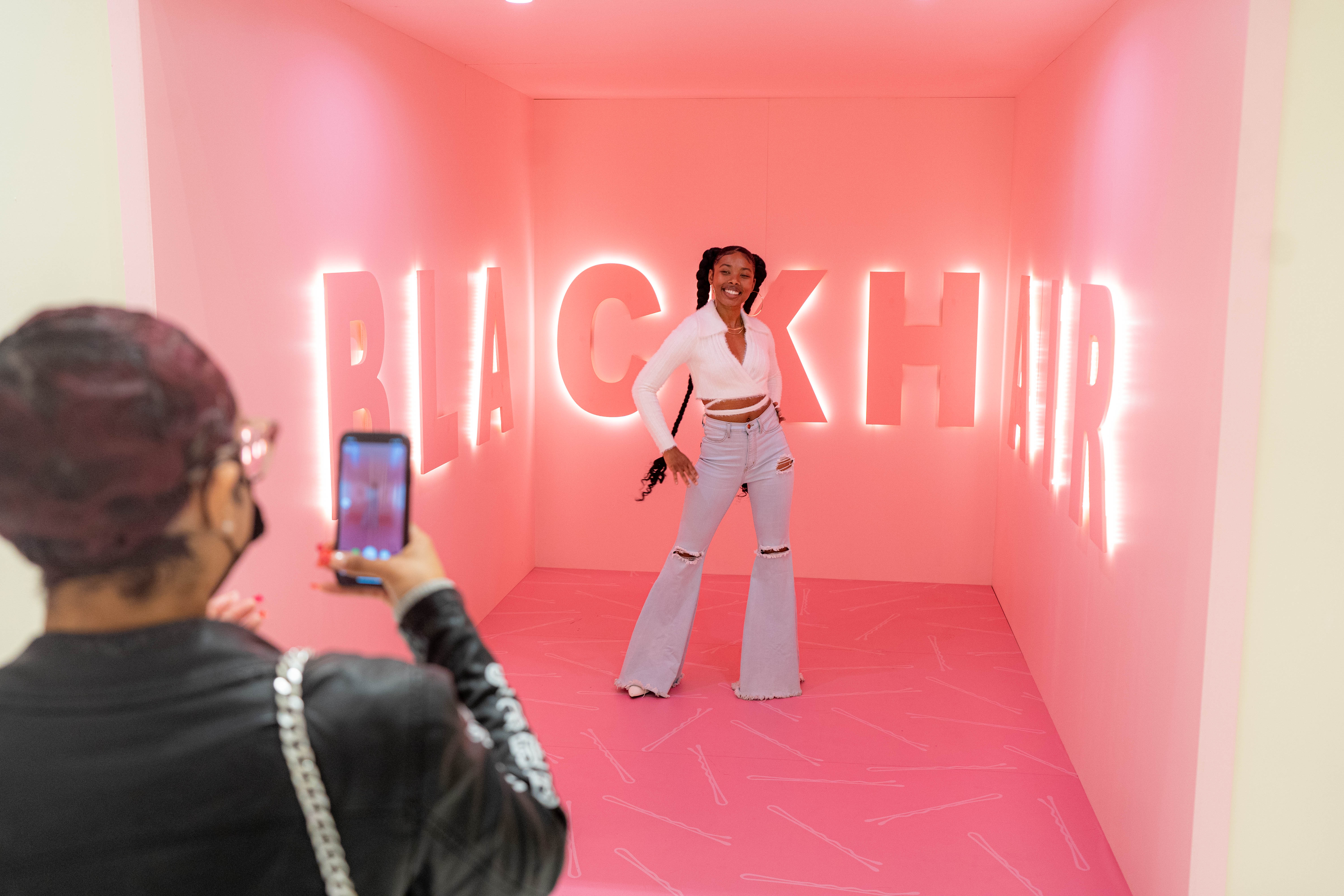 Insta-friendly exhibit celebrates the beauty of Black hair - Vimarsana News
