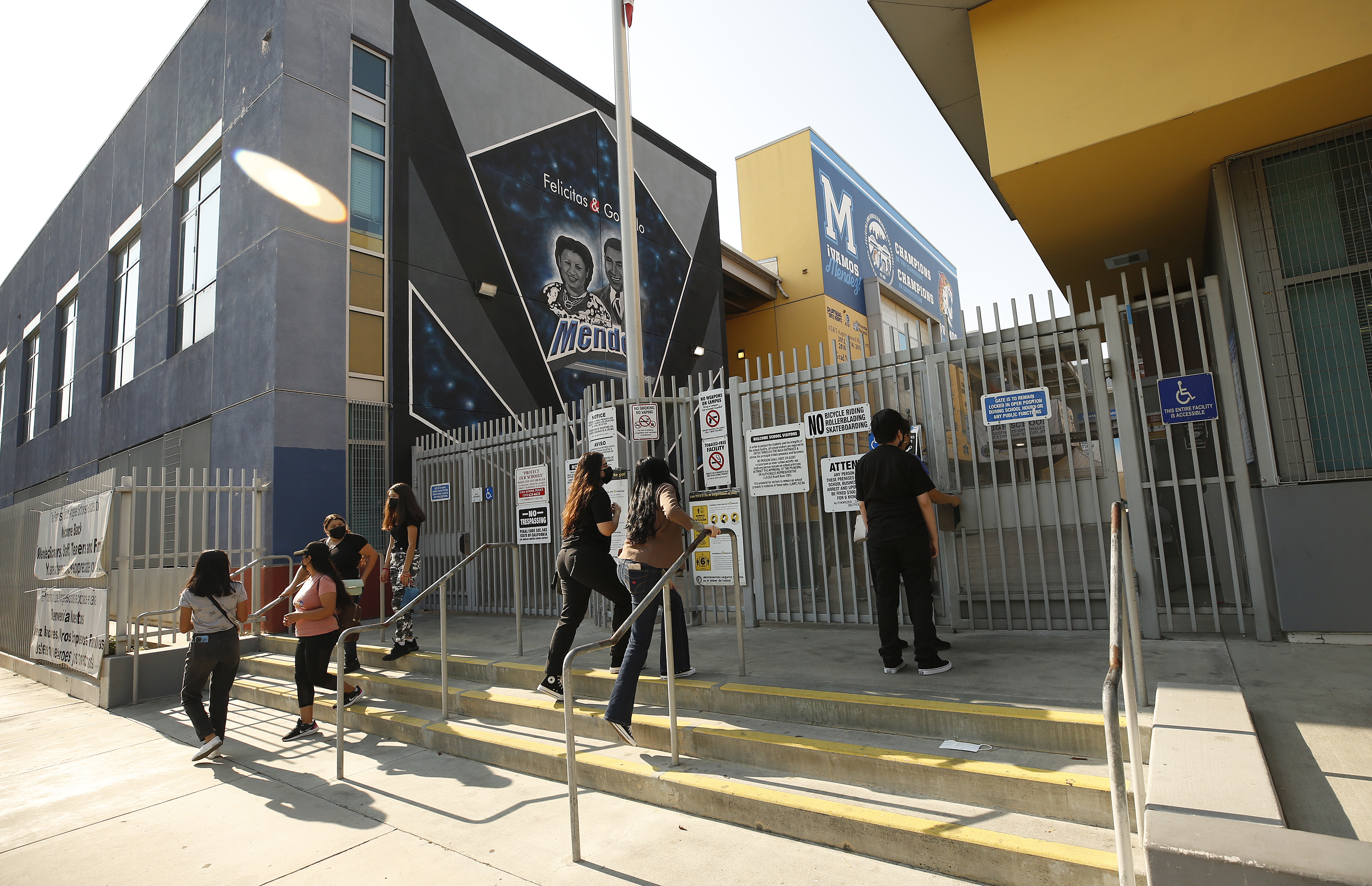 Strict COVID-19 quarantine rules to be enforced at L.A. schools - Vimarsana News