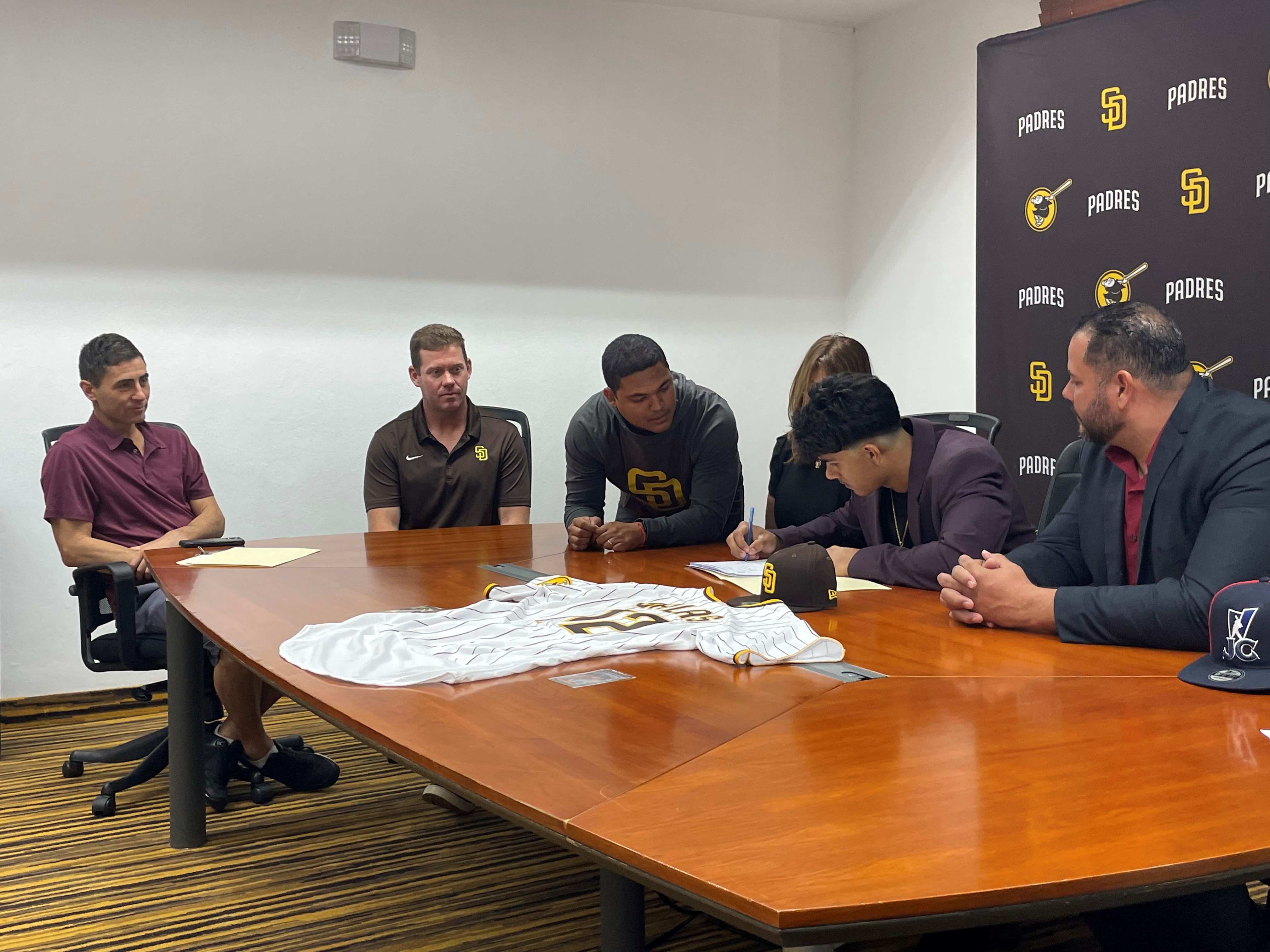 'Building something special': Padres sign top international prospect Ethan Salas for $5.6 million - Vimarsana News
