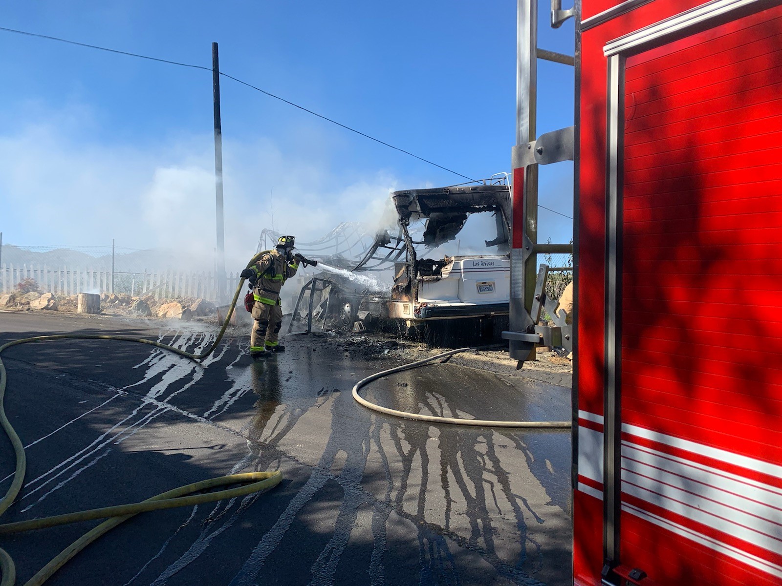 Fire destroys RV in Fallbrook - Vimarsana News