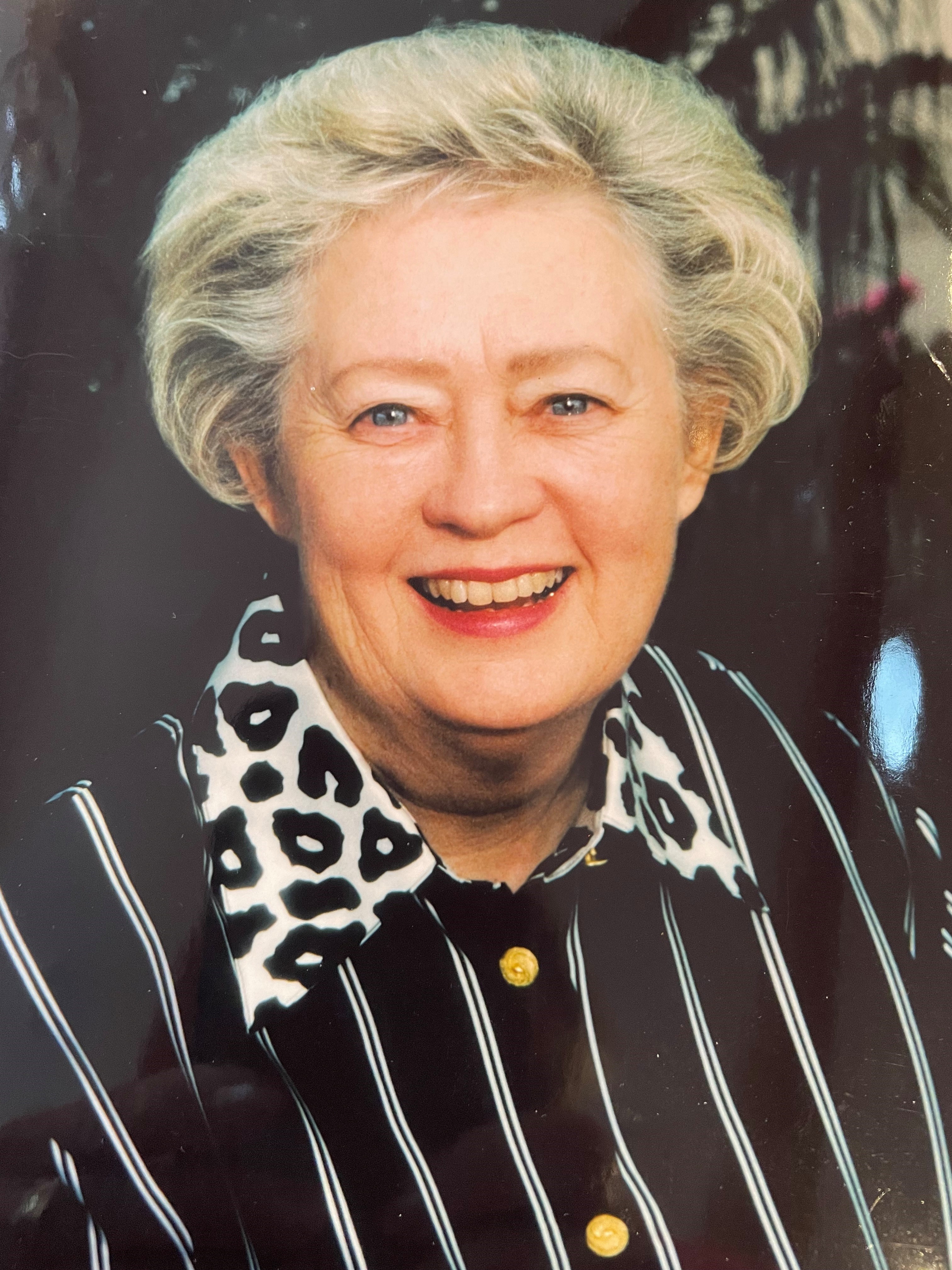Obituary: Local philanthropist Sandy Sewell helped fund Hoag Hospital Cancer Center - Vimarsana News