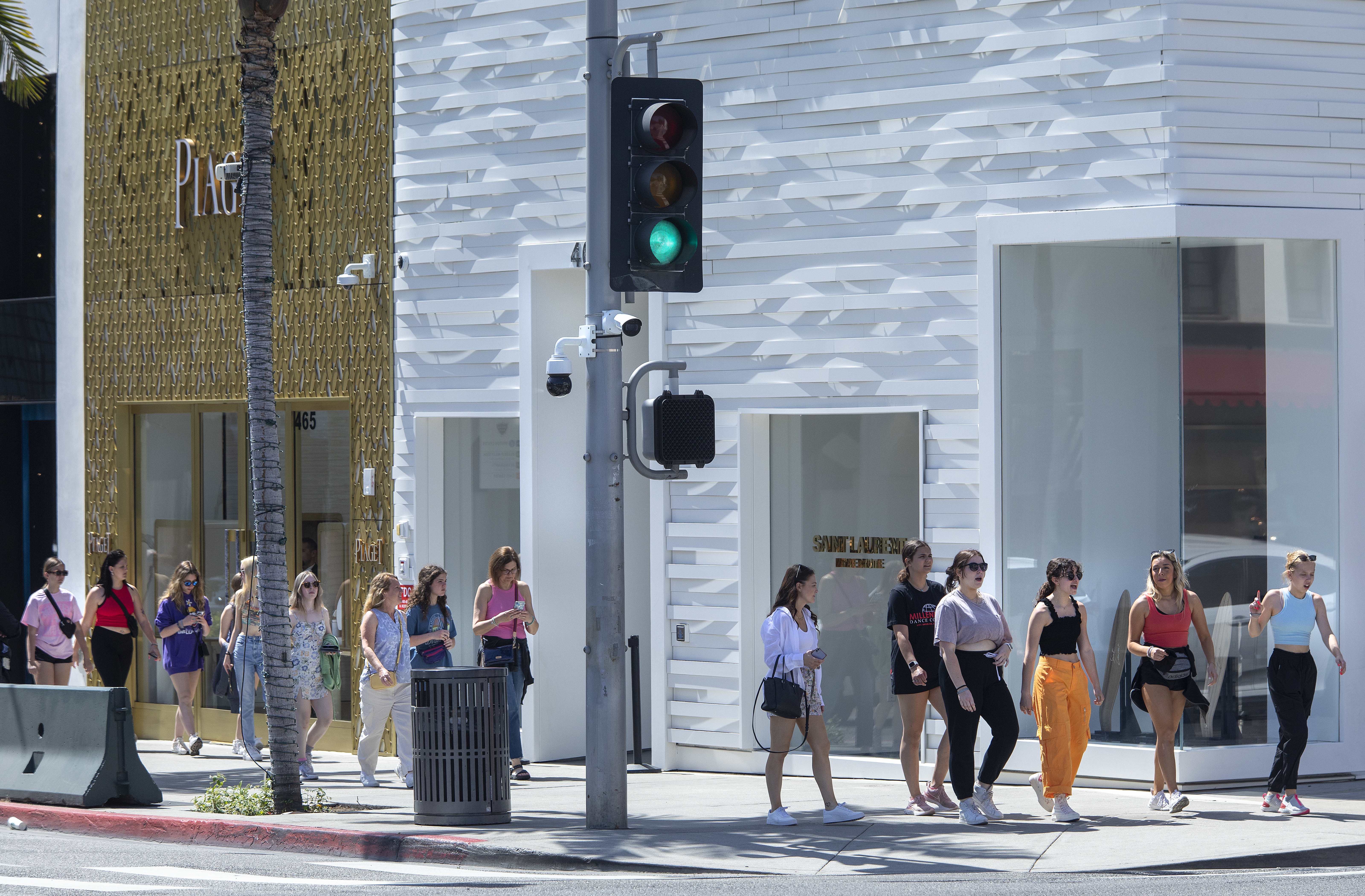 Beverly Hills has thousands of surveillance cameras - Vimarsana News