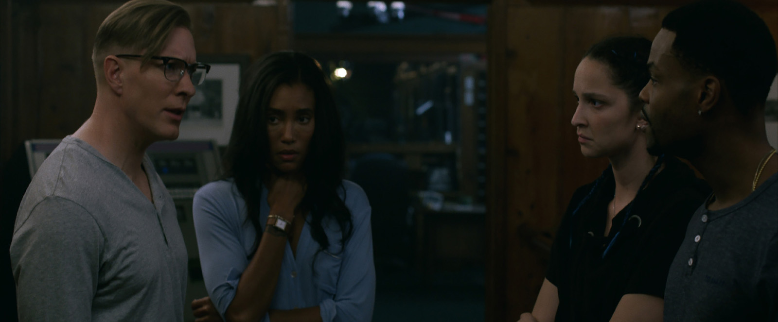 'Fear' review: Overwrought COVID horror - Los Angeles Times - Vimarsana News