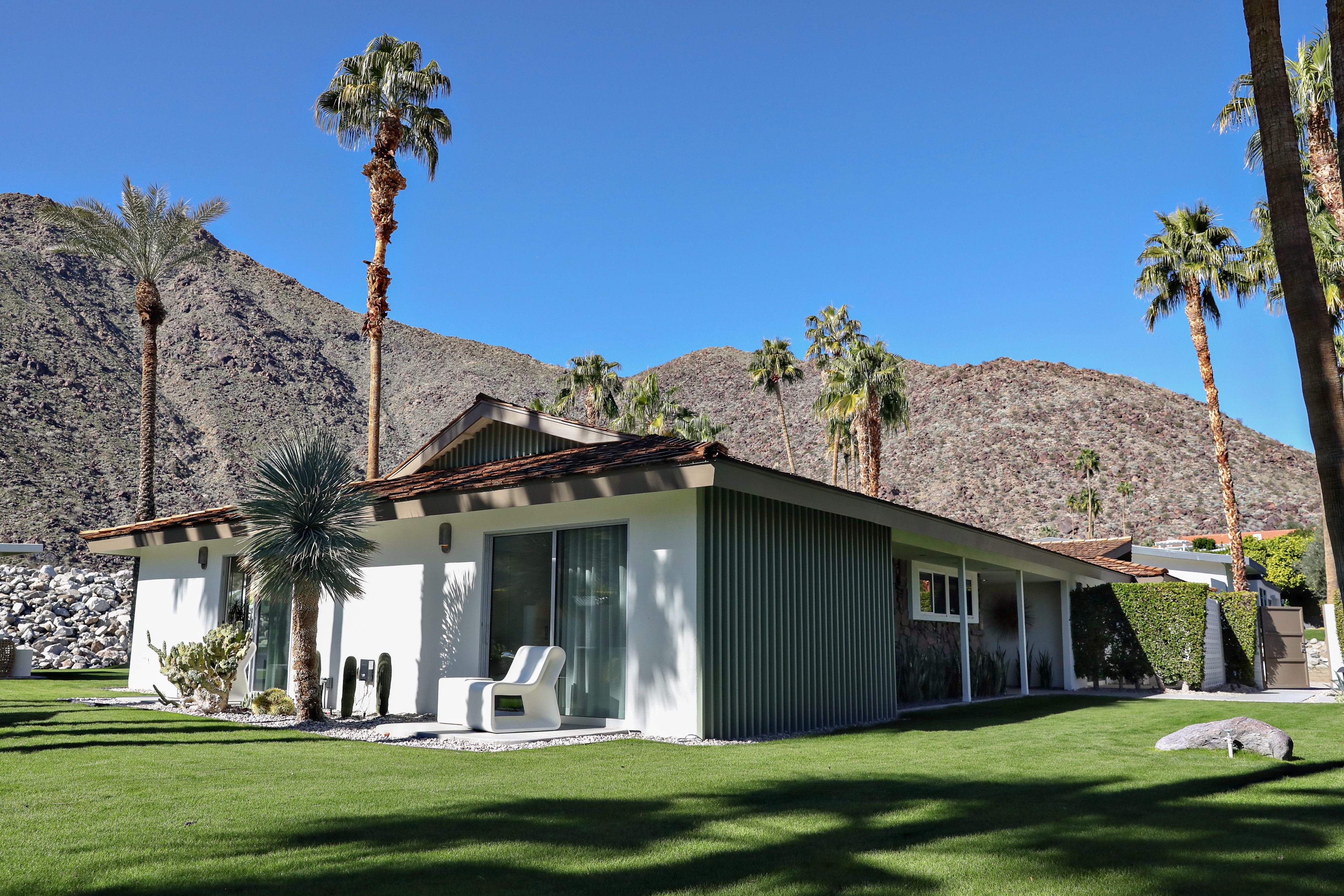 Palm Springs Midcentury Modern home renovation embraces Hawaiiana - Vimarsana News