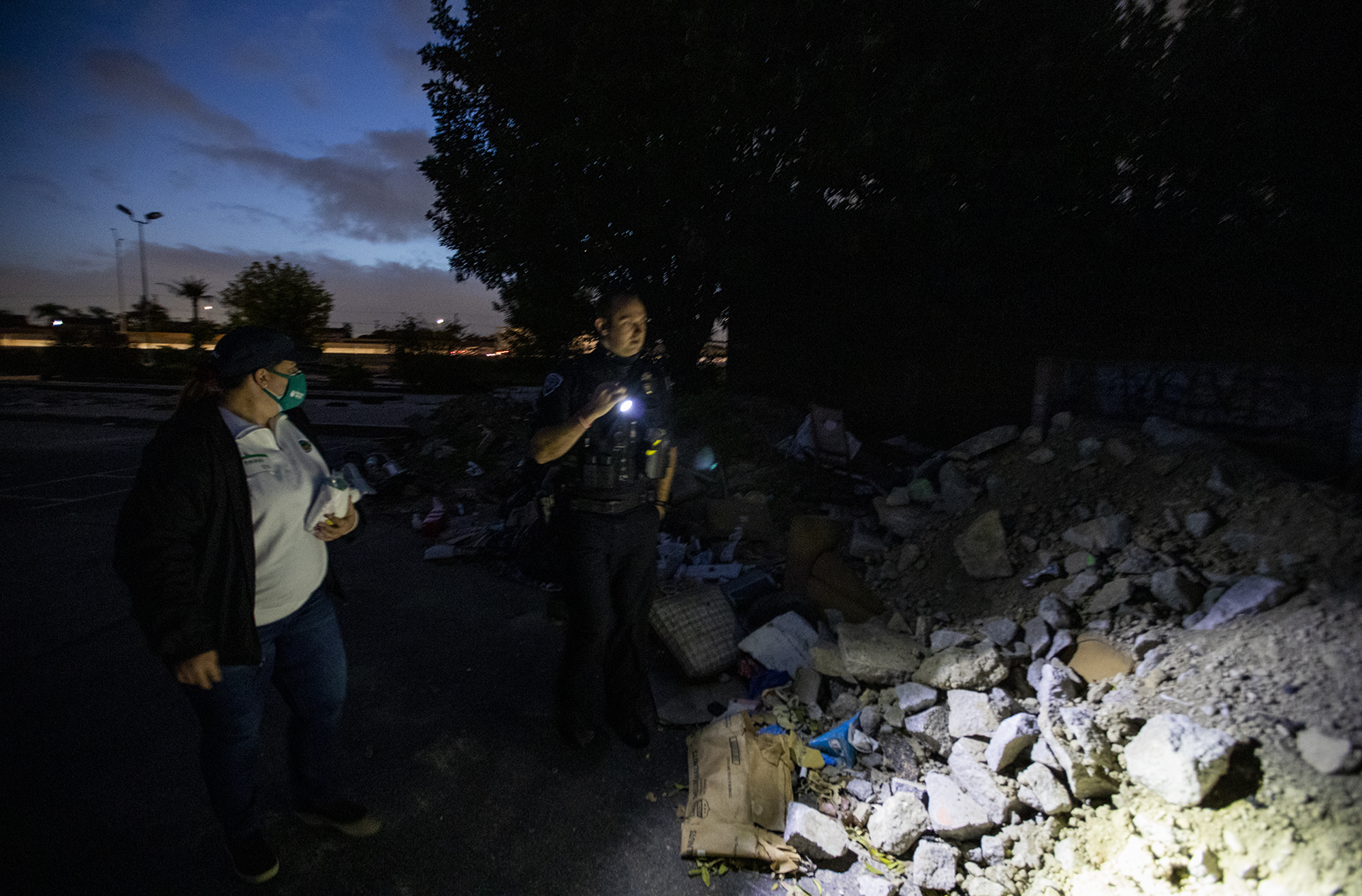 Volunteers fan out across Orange County to count homeless people after COVID-19 upended biannual census - Vimarsana News