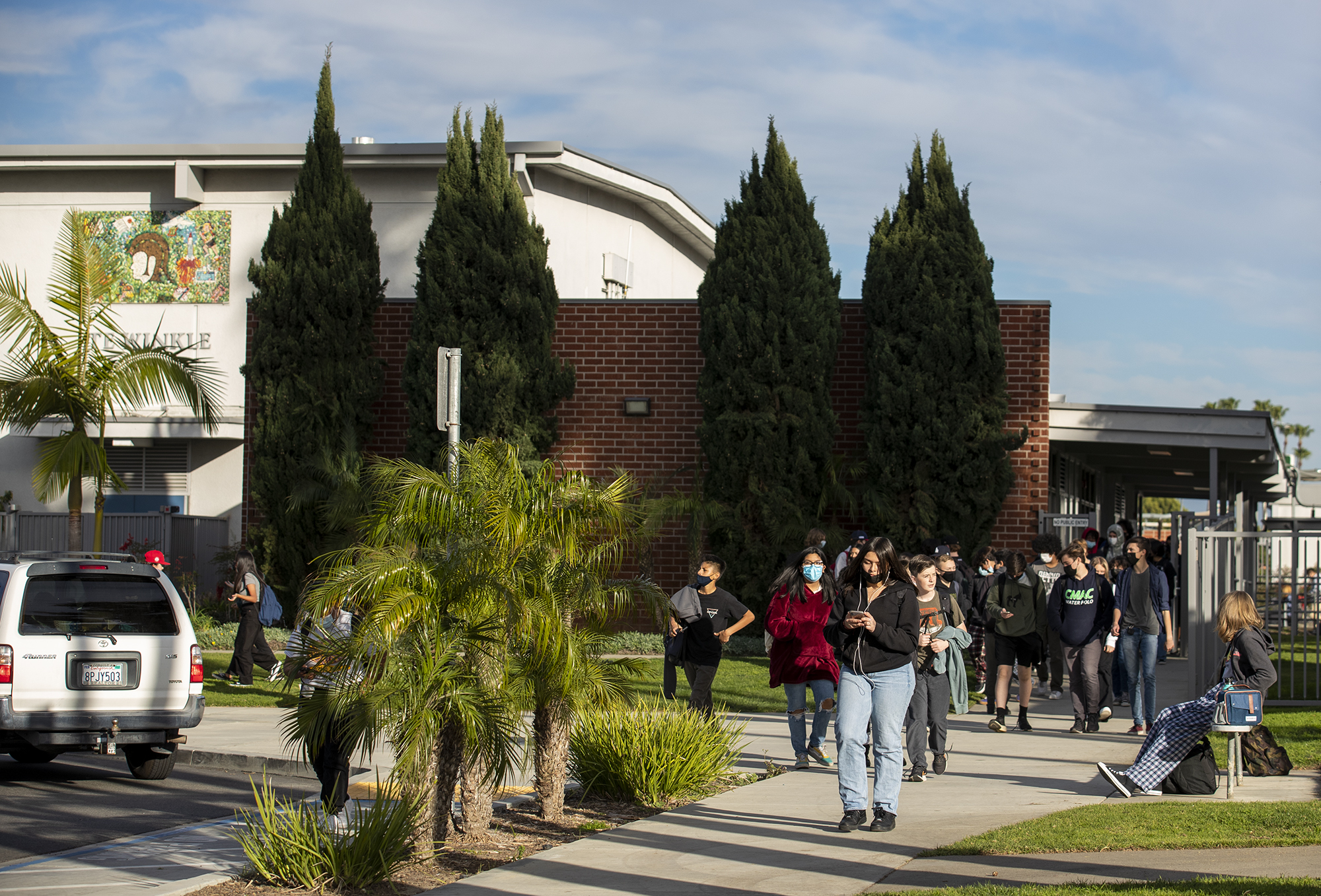 Newport-Mesa Unified looks at middle school electives, after parents say inequities exist - Vimarsana News