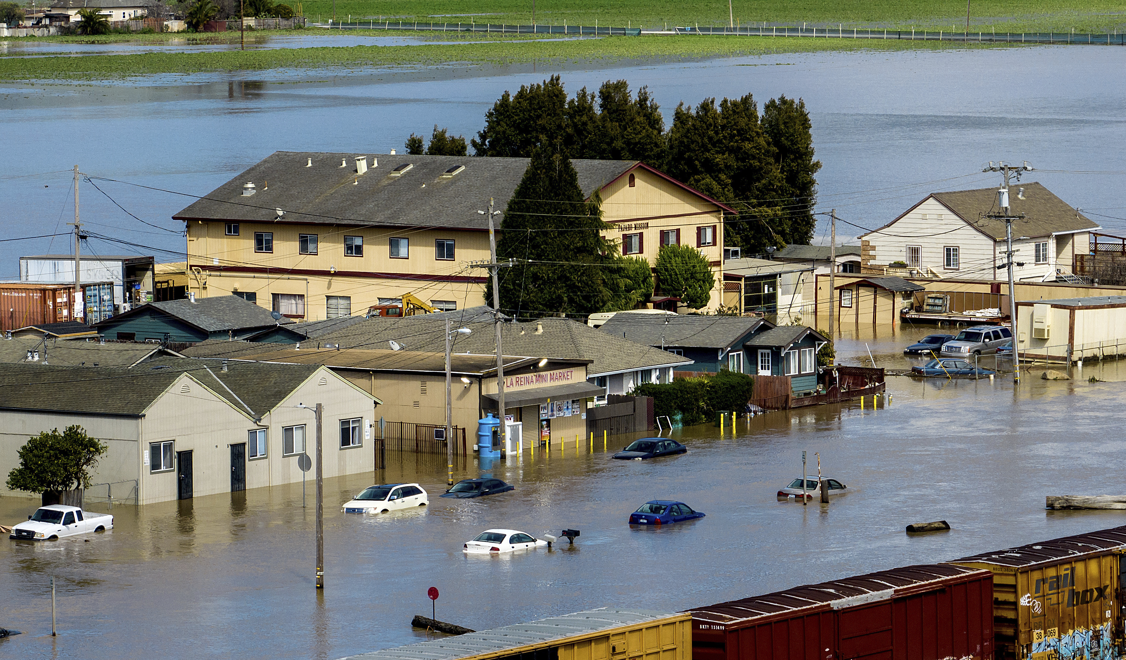Residents struggle to survive in flooded Pajaro - Vimarsana News