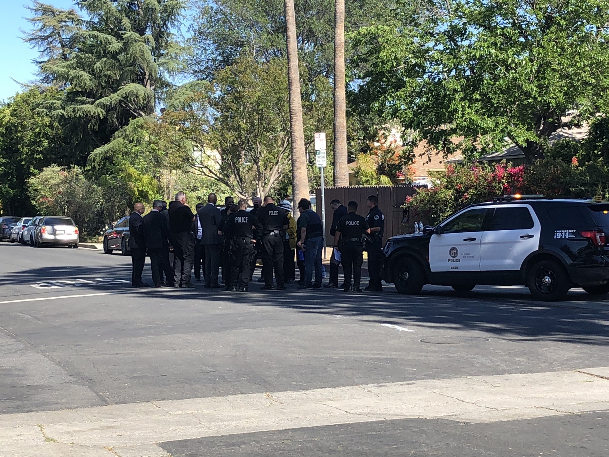 Report details off-duty LAPD officer's battle with burglar - Vimarsana News