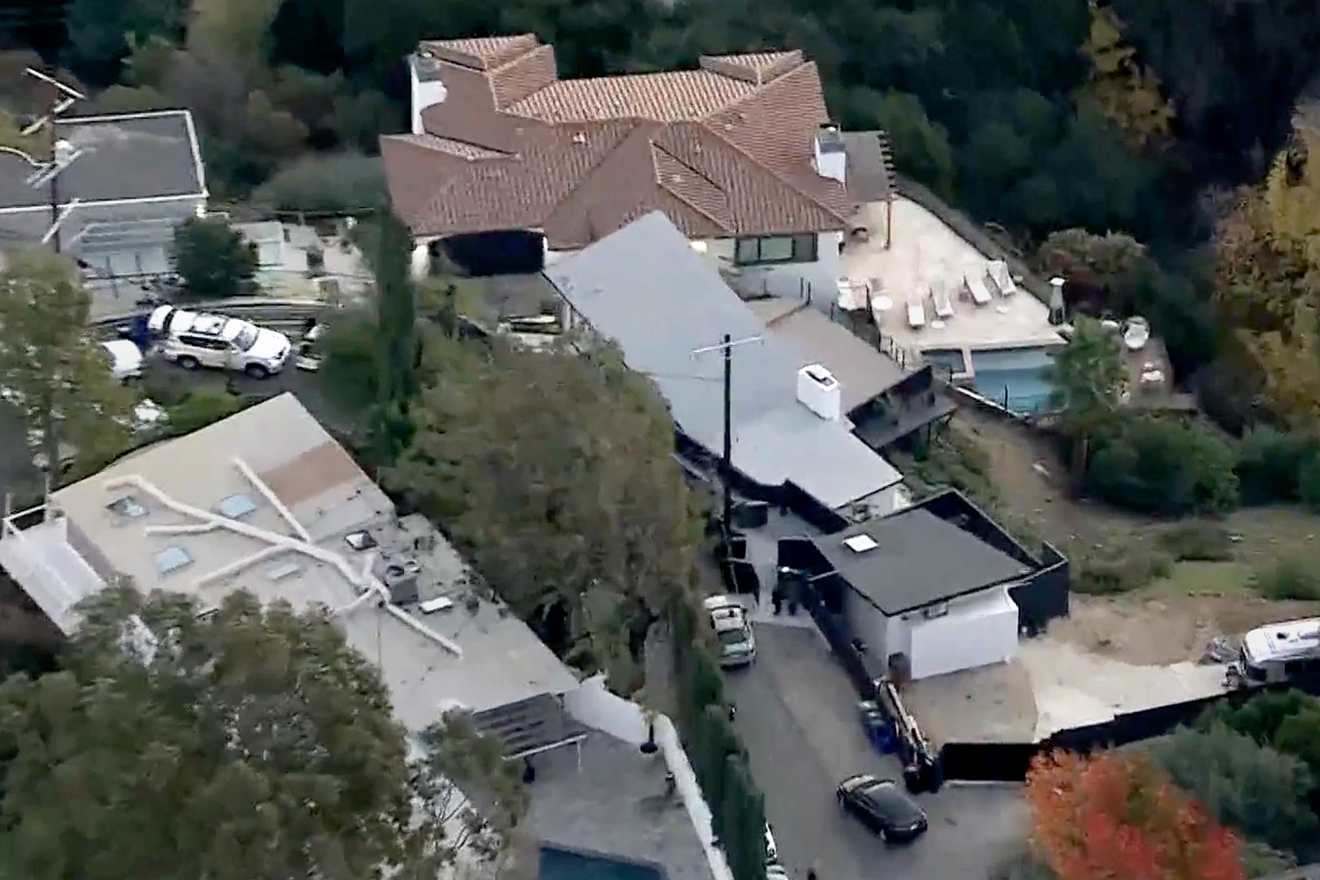 Hollywood Hills home robbed of $1 million worth of property - Vimarsana News