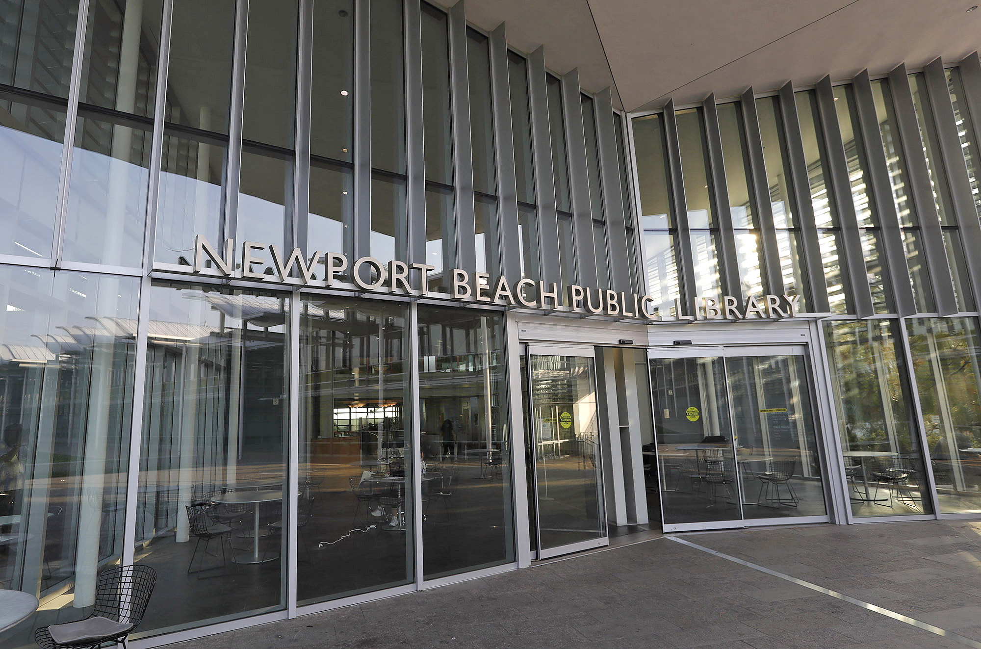 Community members divided over book appeals for Newport Beach libraries - Vimarsana News