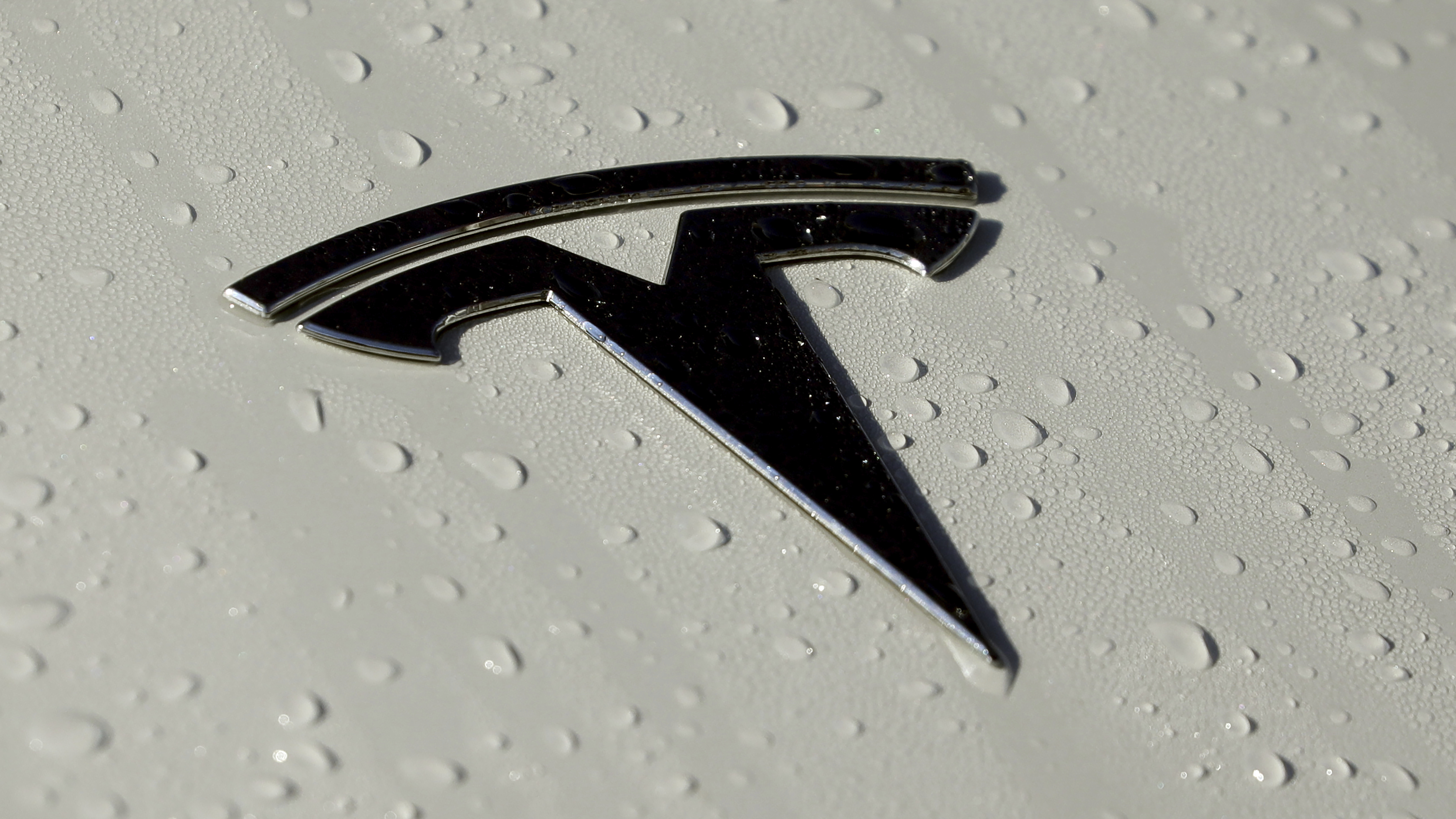 Tesla is under federal scrutiny for 'phantom braking' complaints - Vimarsana News