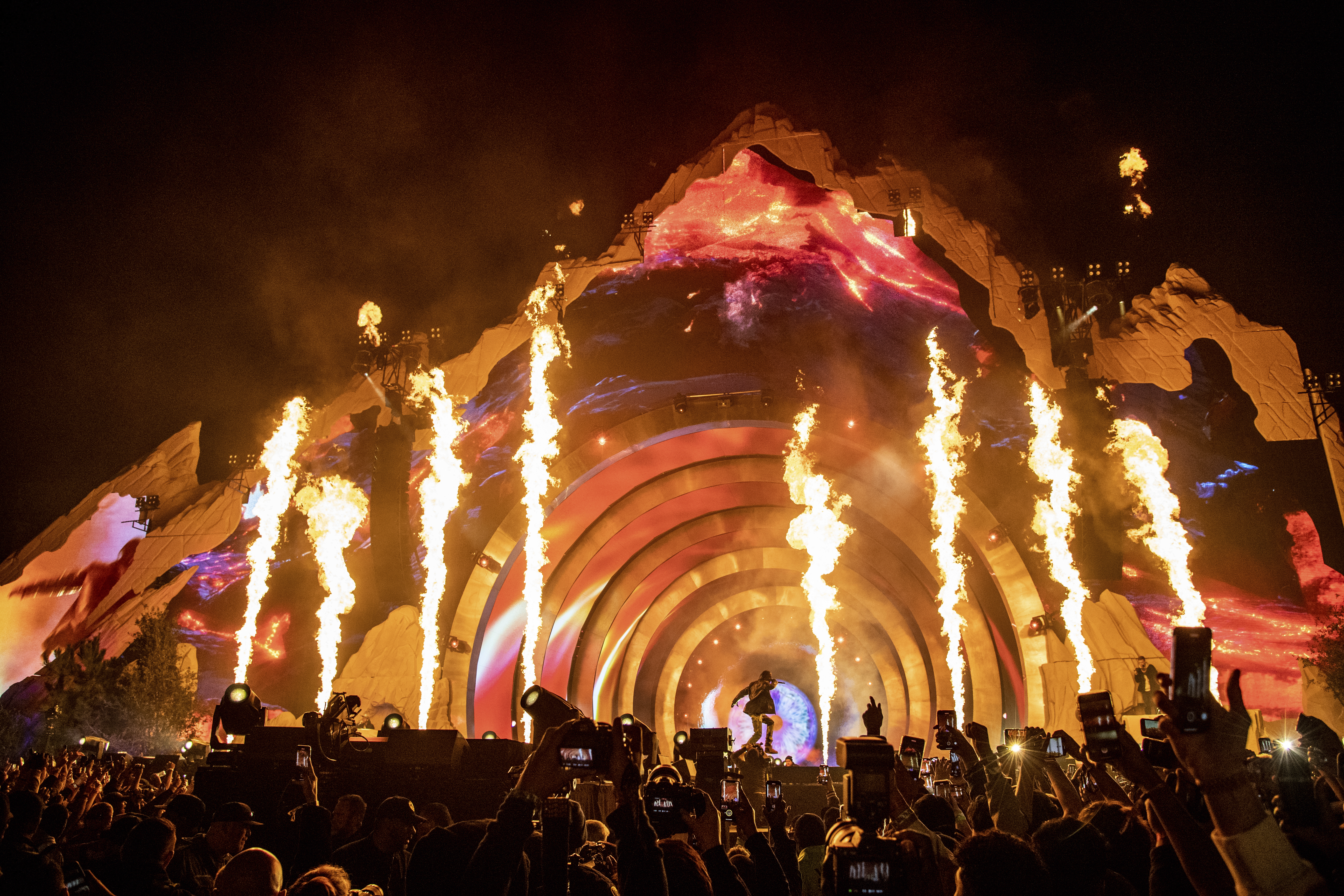 Hulu pulls 'Astroworld: Concert From Hell' after backlash - Vimarsana News