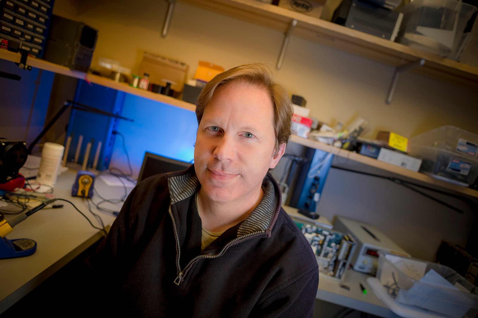 UCSD cybersleuth gets award for exposing how hackers can take control of cars - Vimarsana News