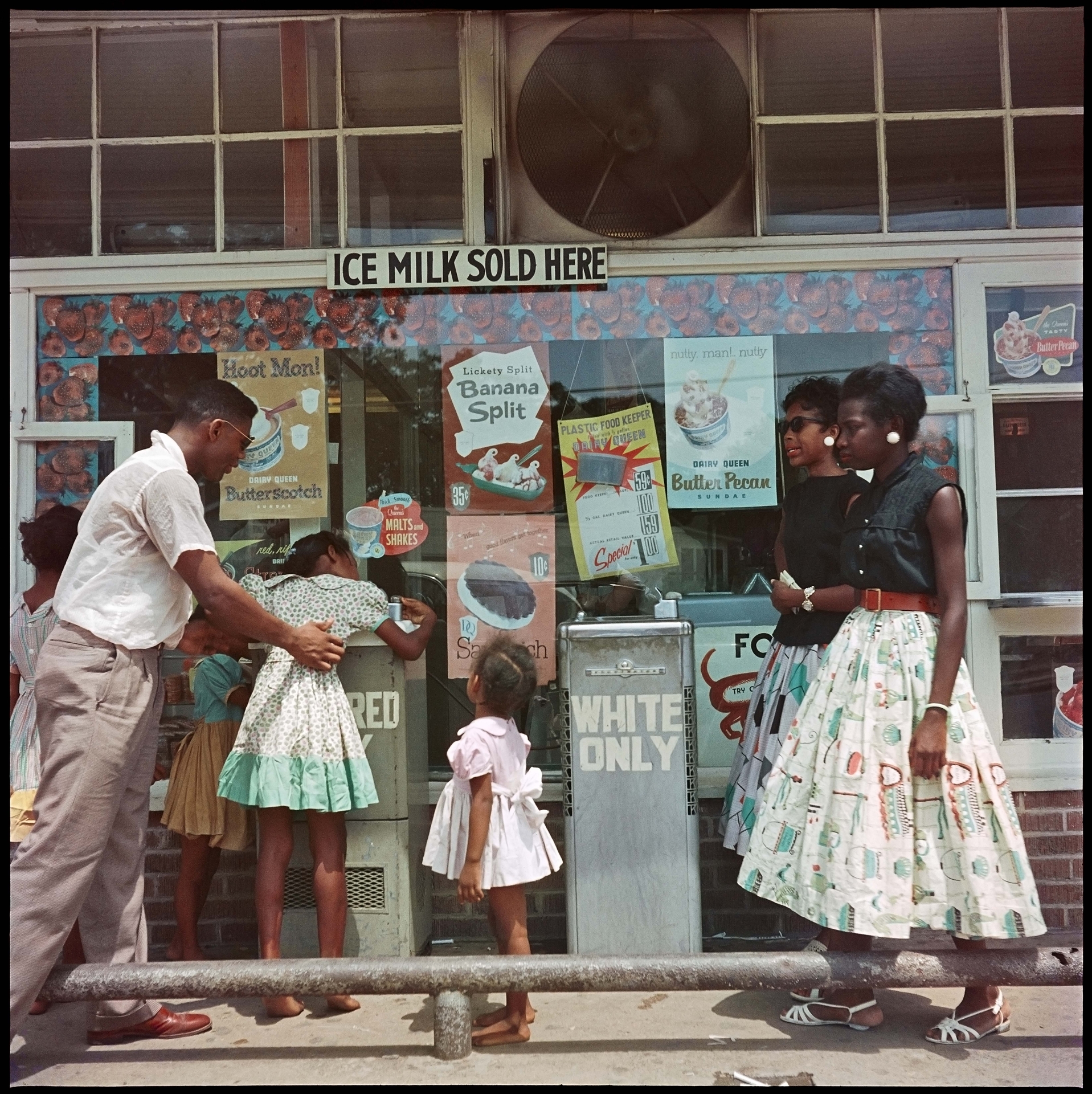 Column: Pioneering Black photographer Gordon Parks gets his due in a powerful new HBO documentary - Vimarsana News