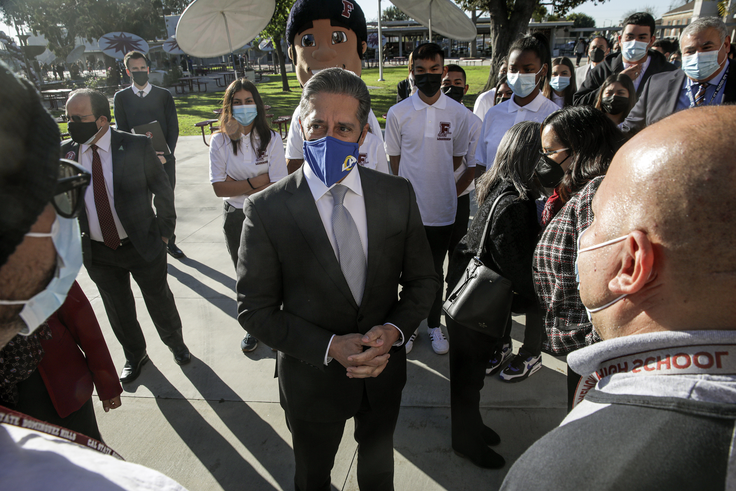 Supt. Carvalho confronts his first big decision: Should LAUSD relax mask requirements? - Vimarsana News