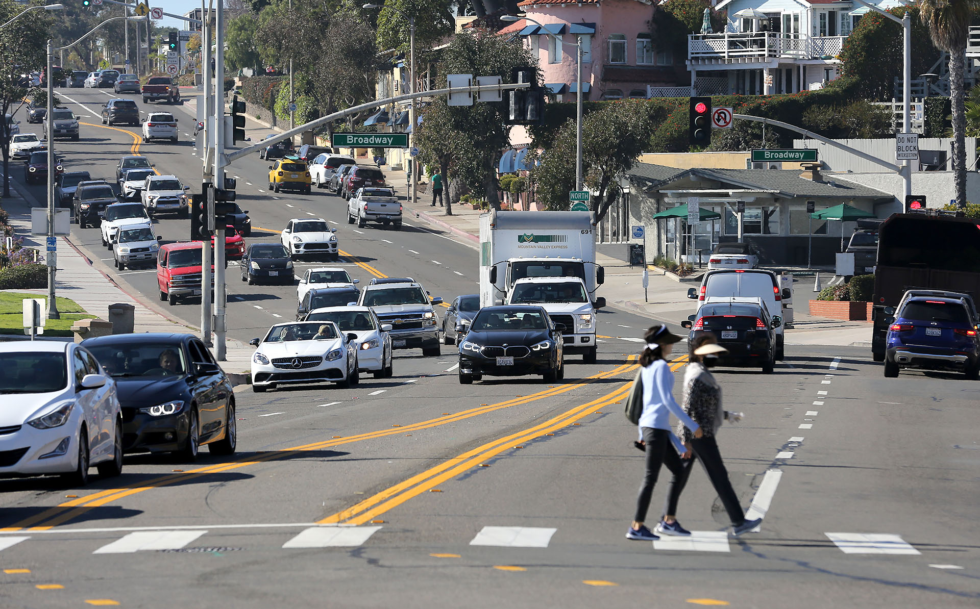 Laguna Beach to look at municipal vehicle options to reduce emissions - Vimarsana News