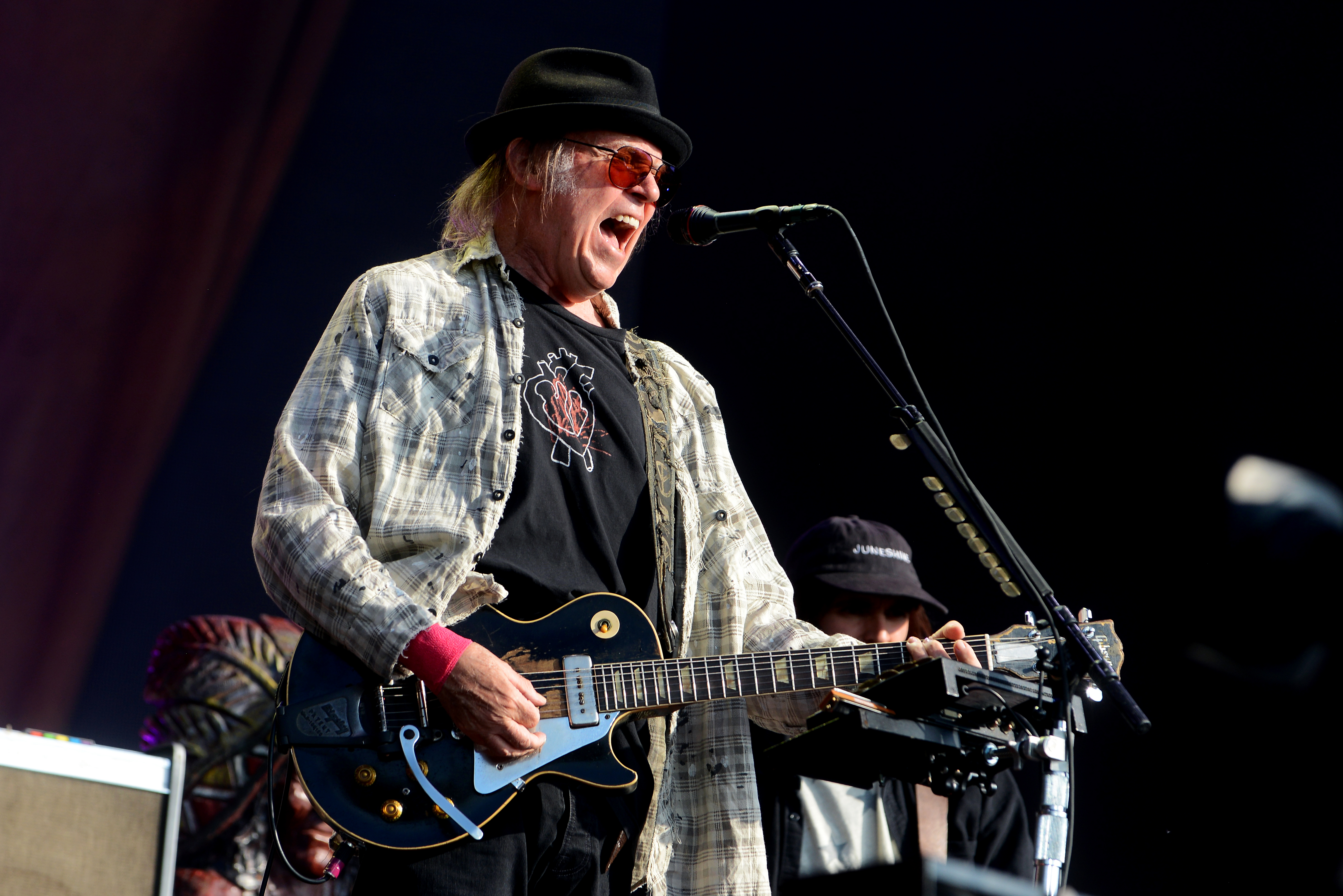 From Spotify to MTV, Neil Young fights powerful corporations - Vimarsana News