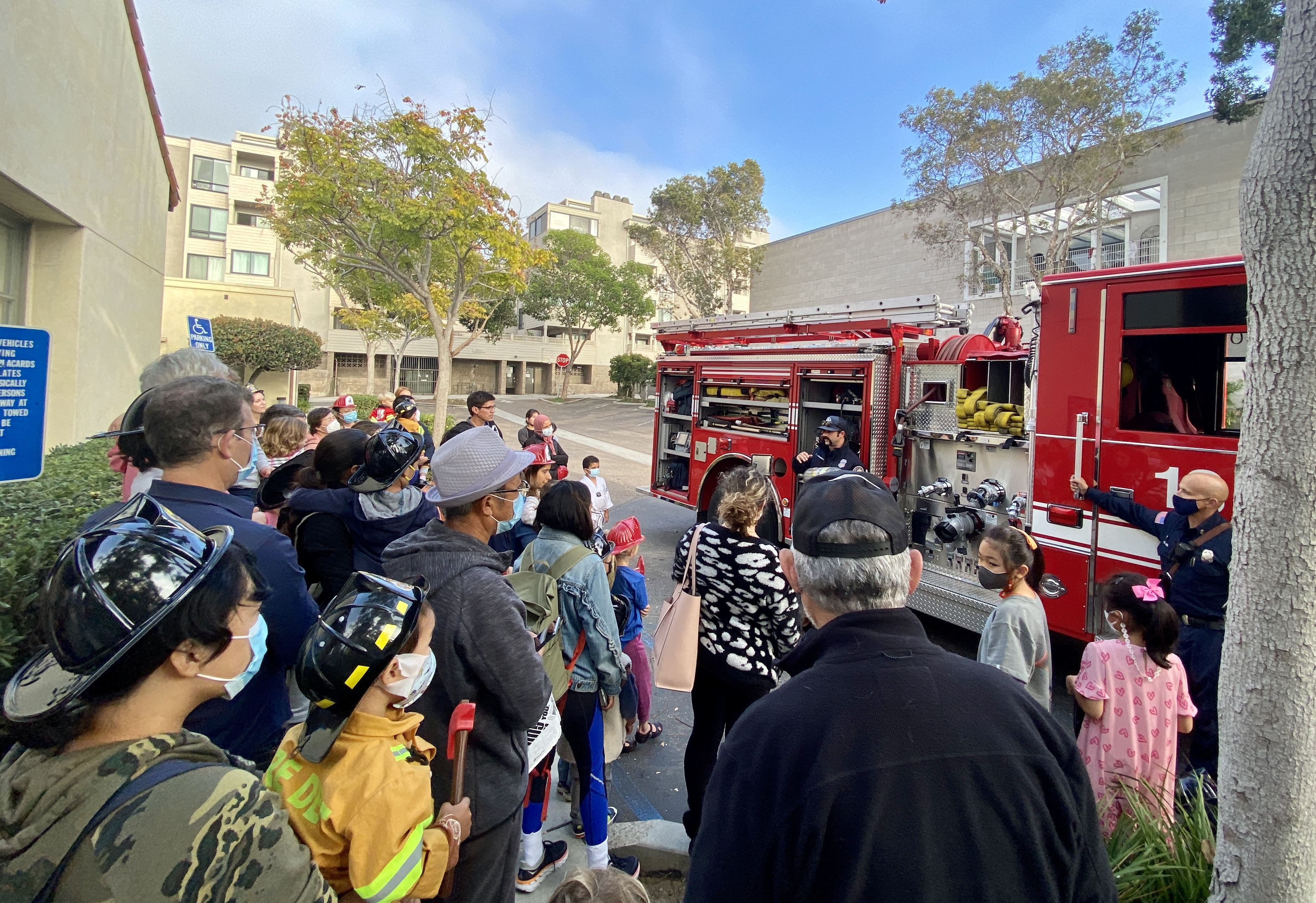 Photo gallery: Firefighters spark children's interest at La Jolla library event - Vimarsana News