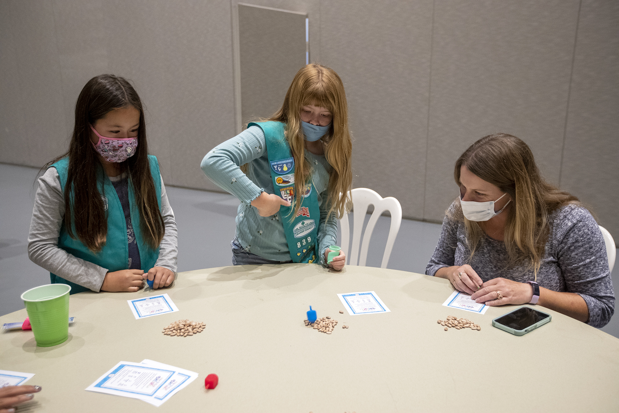 From menorahs to dreidels, Orange County Girl Scouts learn all about Hanukkah - Vimarsana News