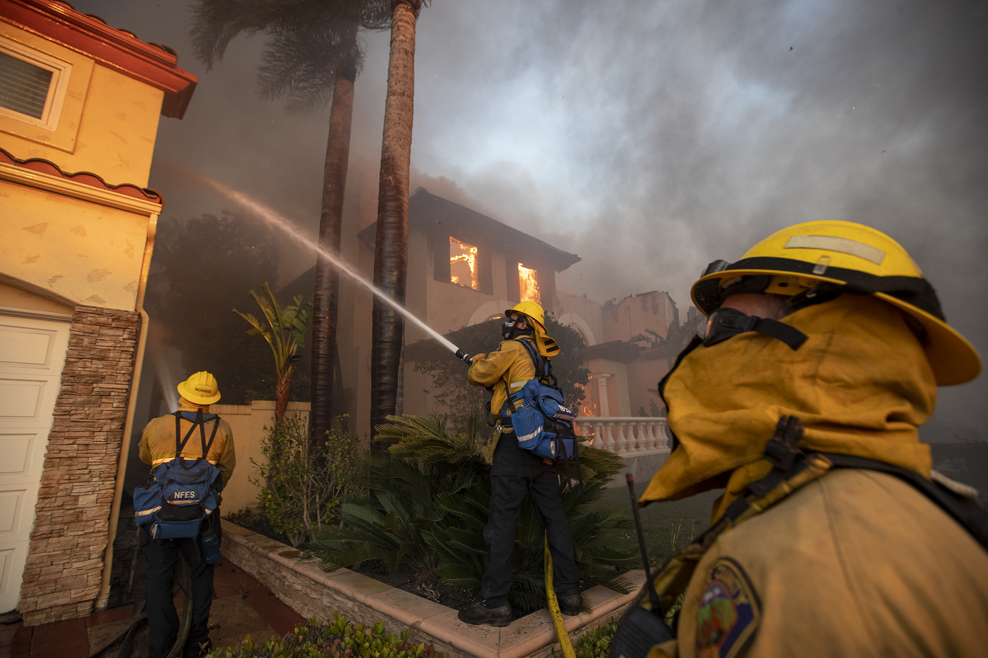 High temperatures, low humidity this weekend in O.C. as firefighters tend Coastal fire - Vimarsana News