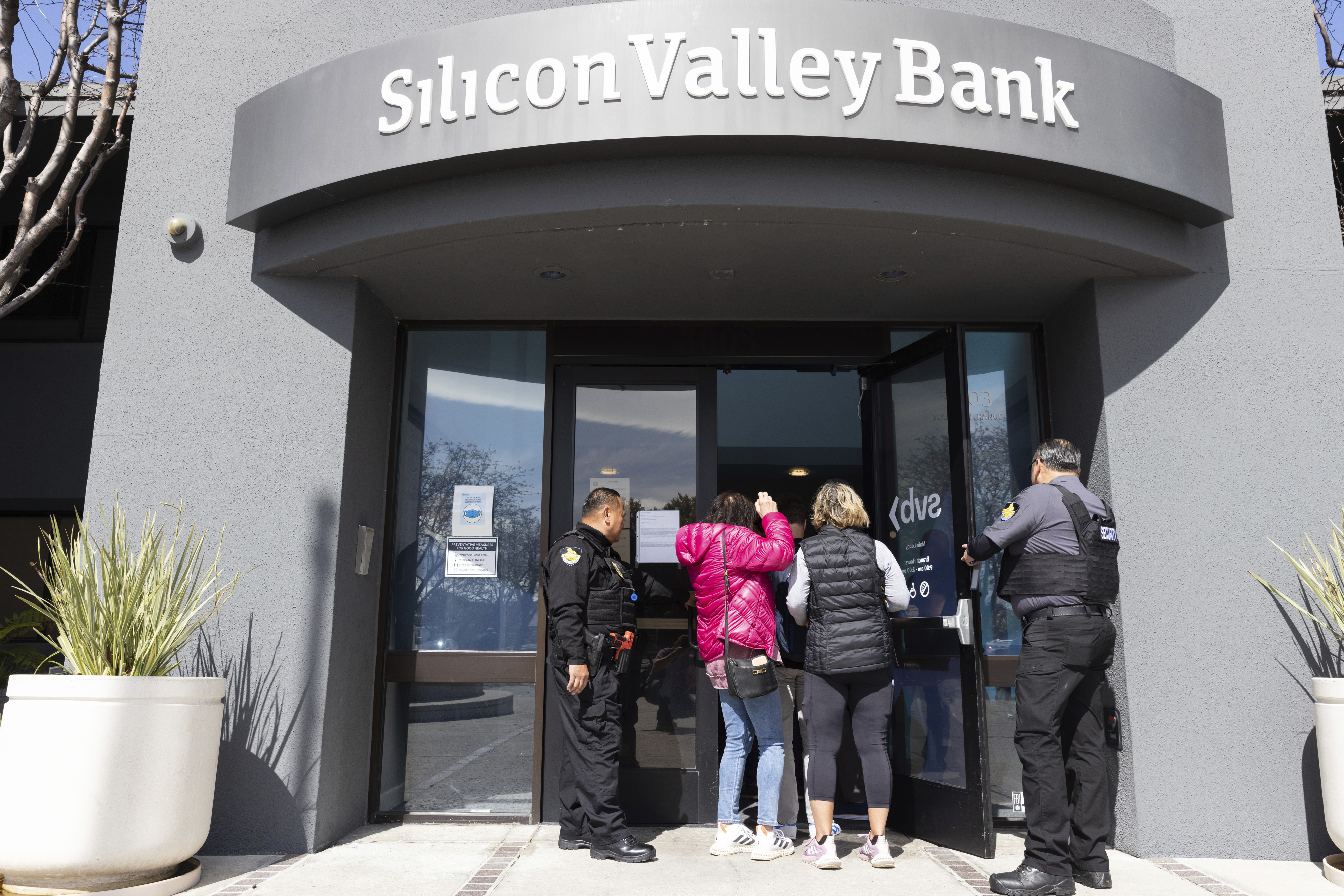 Opinion: U.S. bank failures show we need to bring back real financial regulation - Vimarsana News