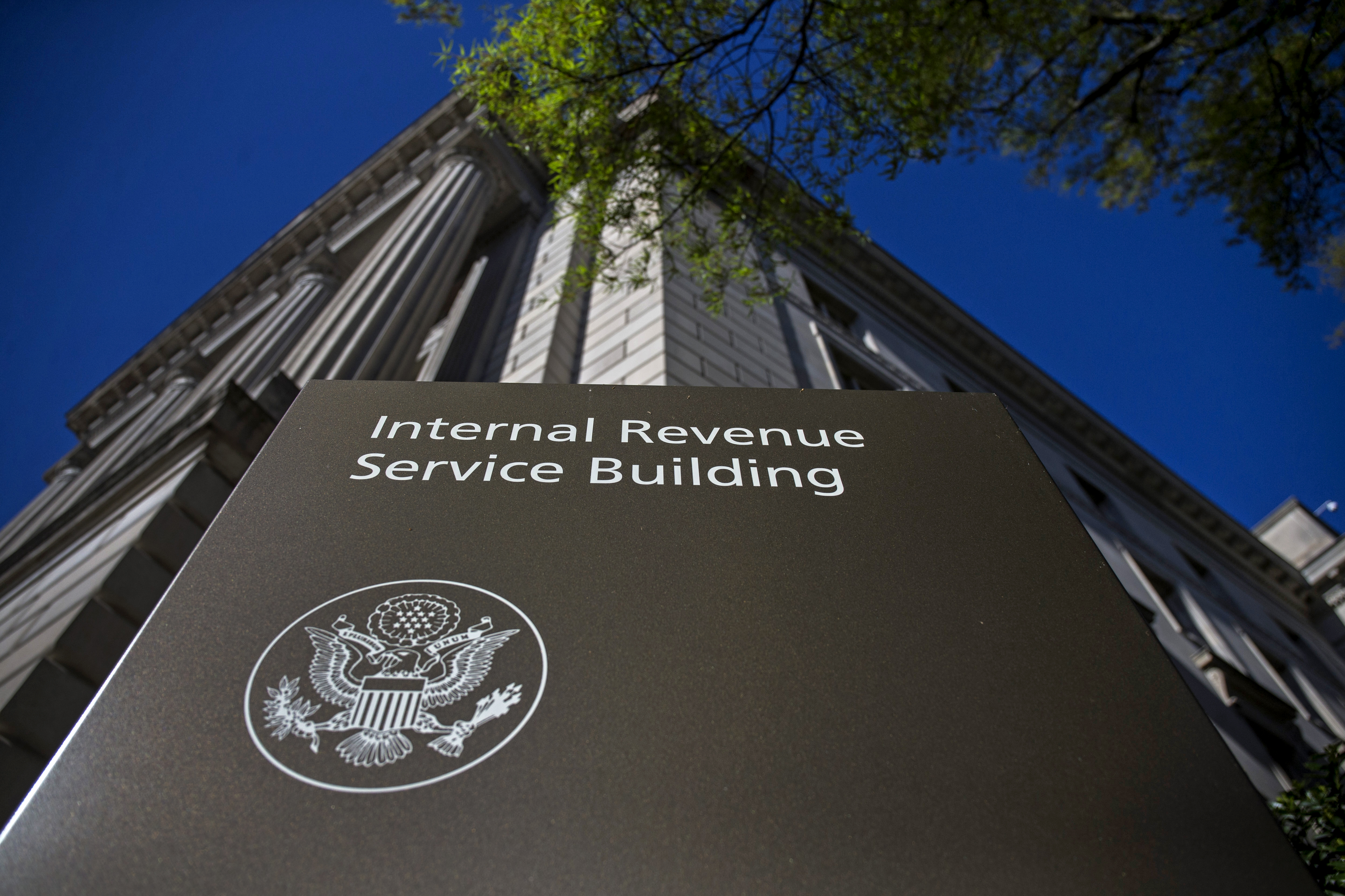IRS tells Californians to wait to file tax returns - Vimarsana News