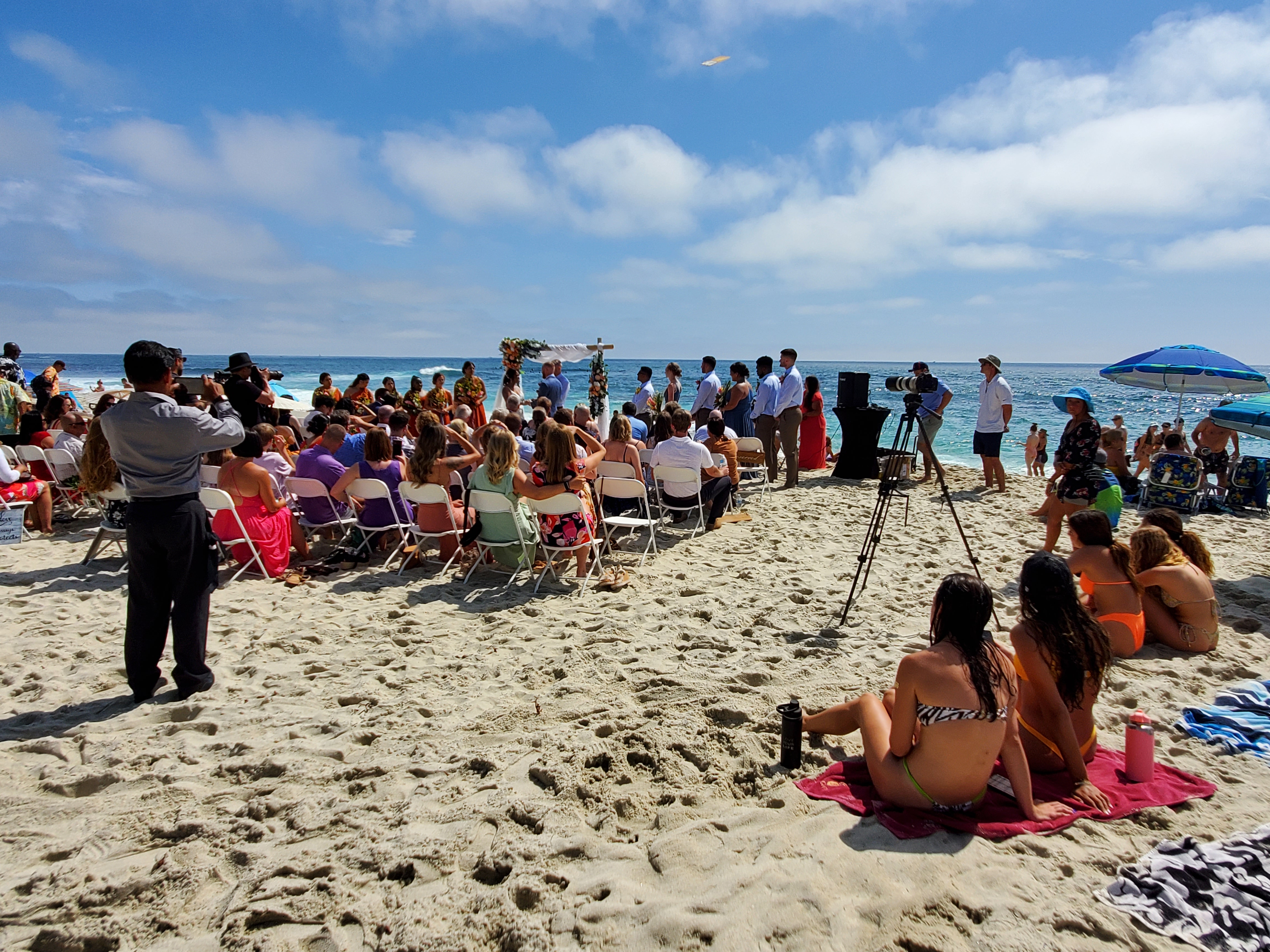 Bodas en la playa son las favoritas de las parejas, pero no para algunos - Vimarsana News