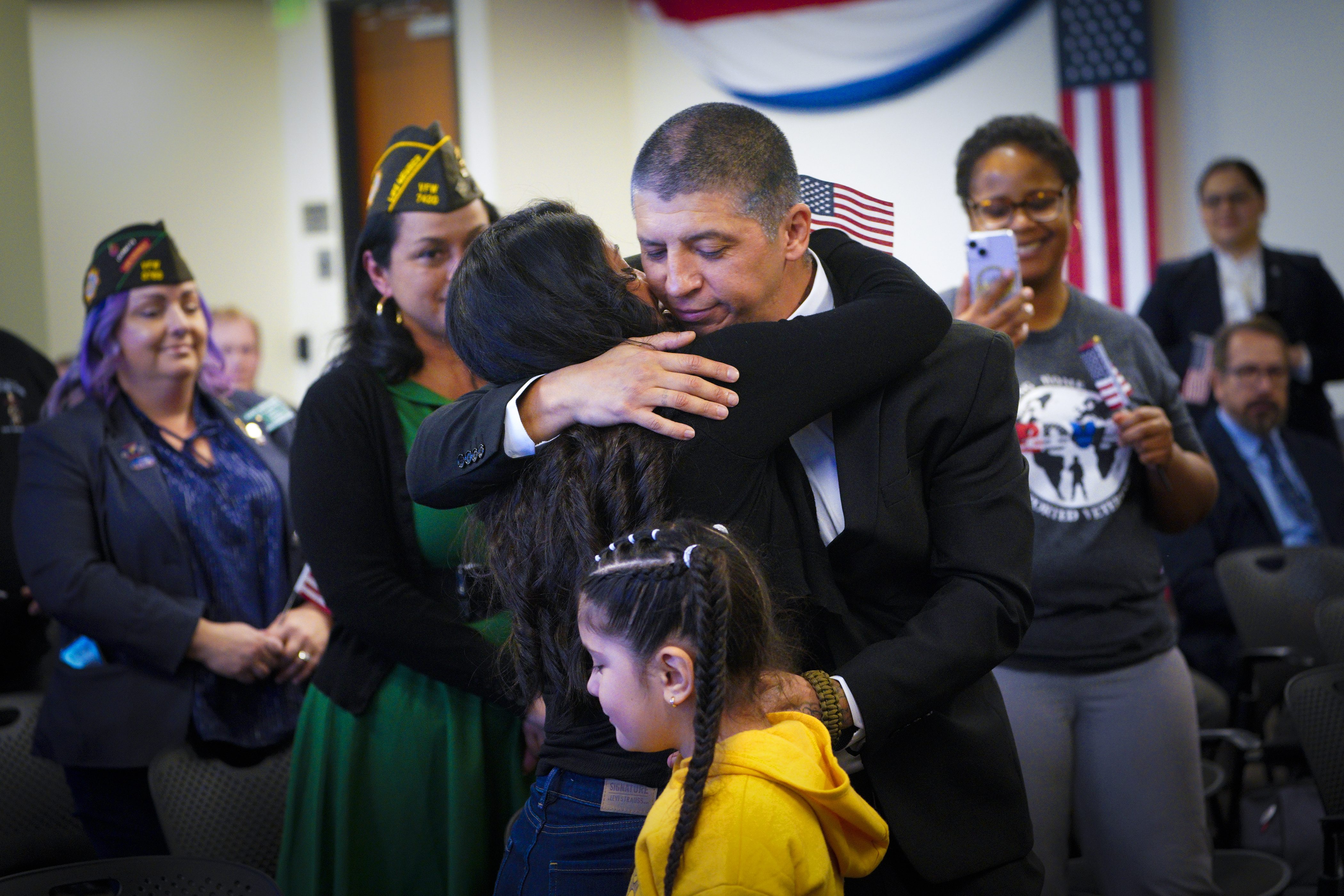 'We are not forgotten': Formerly deported veterans become U.S. citizens in San Diego ceremony - Vimarsana News