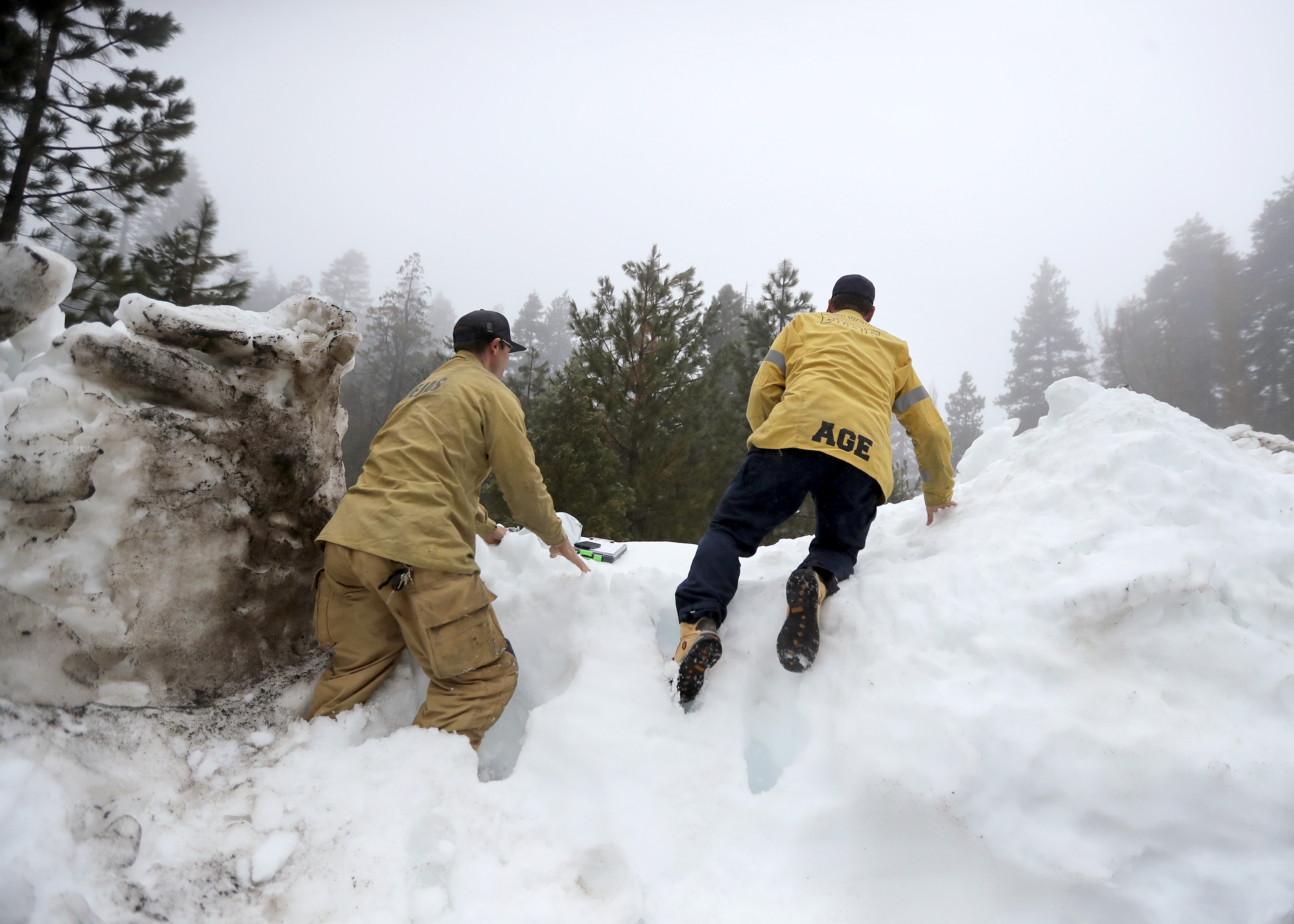 San Bernardino Mountain residents still digging out - Vimarsana News