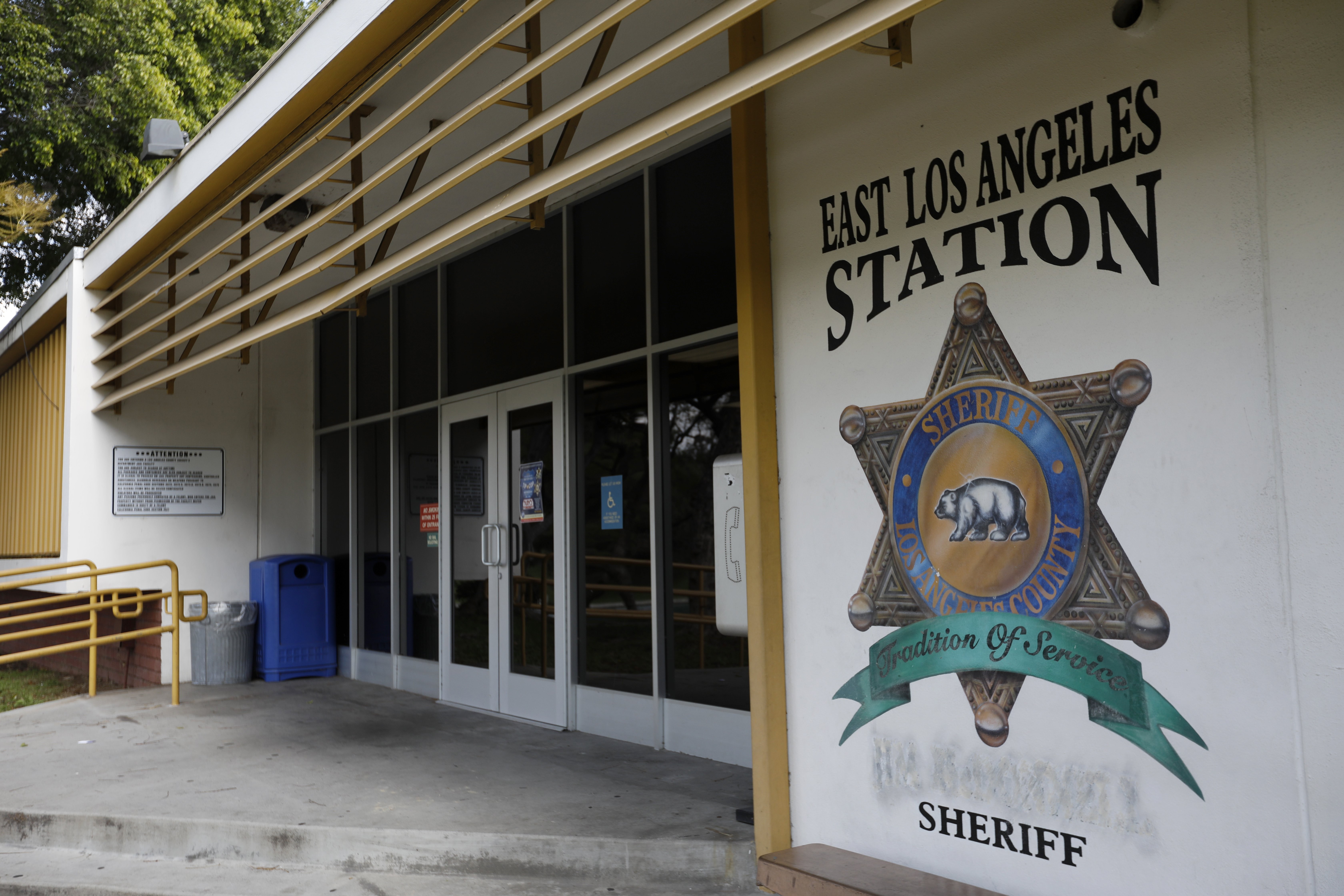 Watchdog identifies 41 sheriff's deputies who allegedly belong to gang-like groups - Vimarsana News