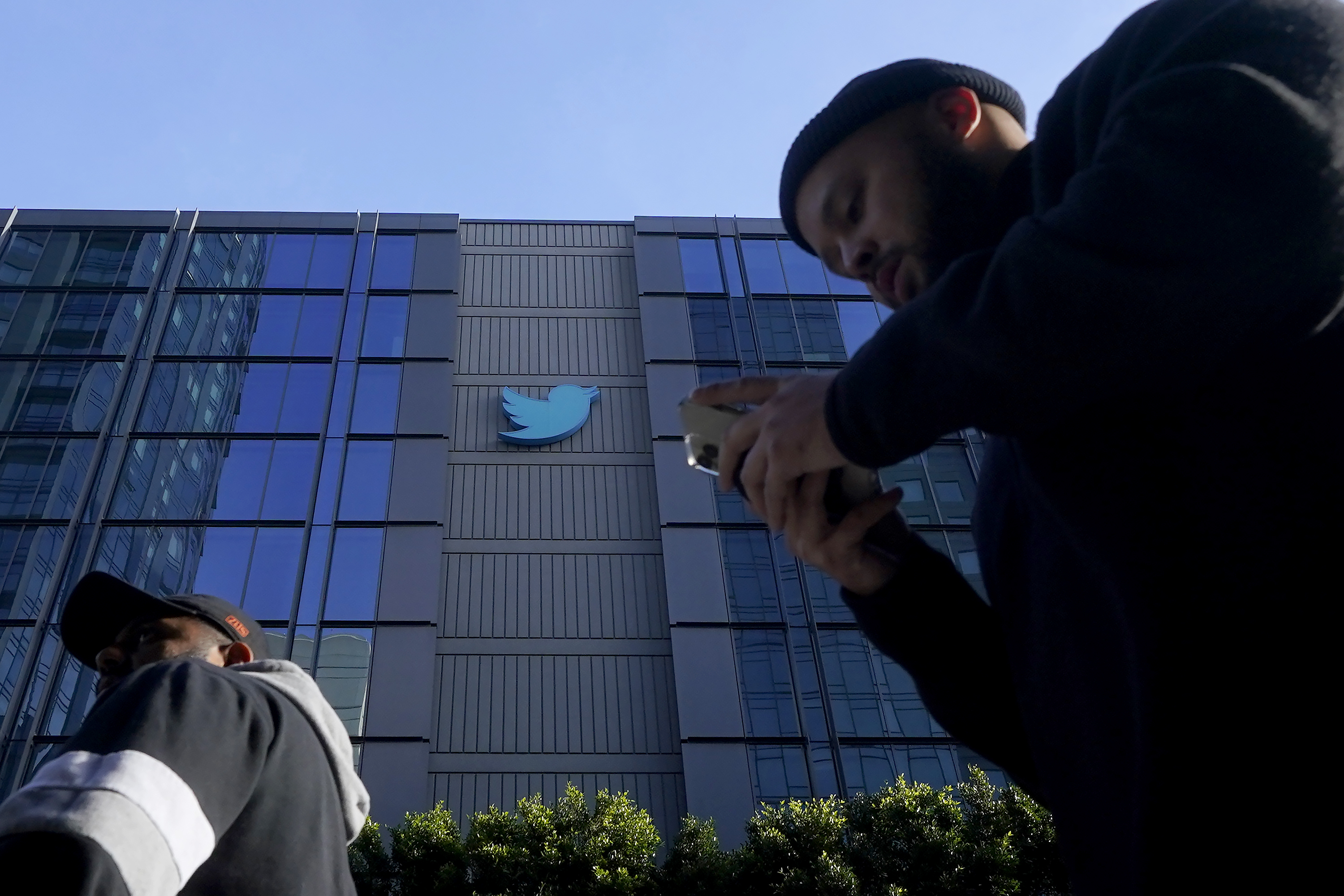 Outgoing Twitter employees prepare for legal campaign against world's richest man - Vimarsana News