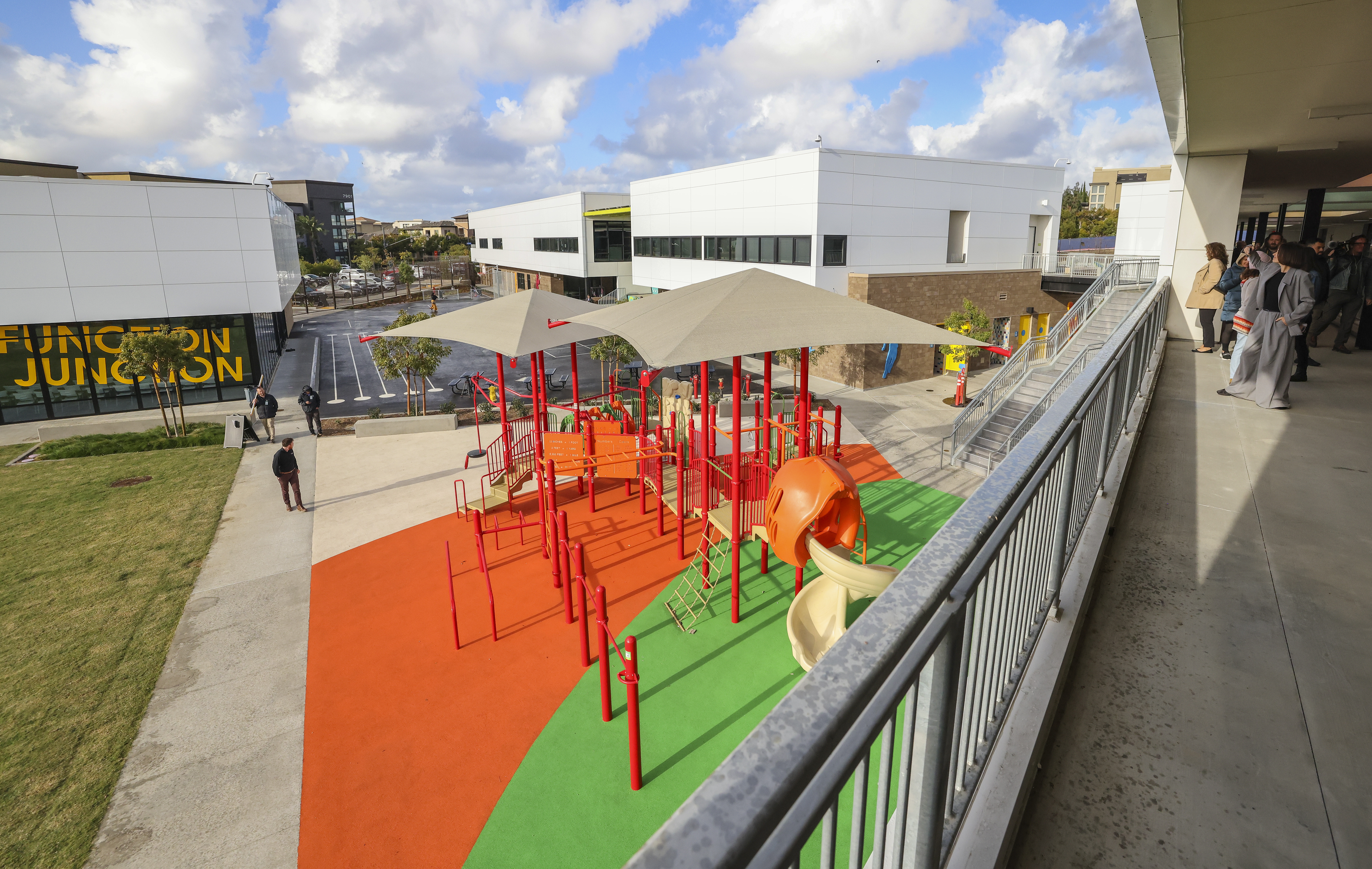 Roll-up classroom doors, solar panels, outdoor labs: Inside San Diego Unified's first Mission Valley school - Vimarsana News